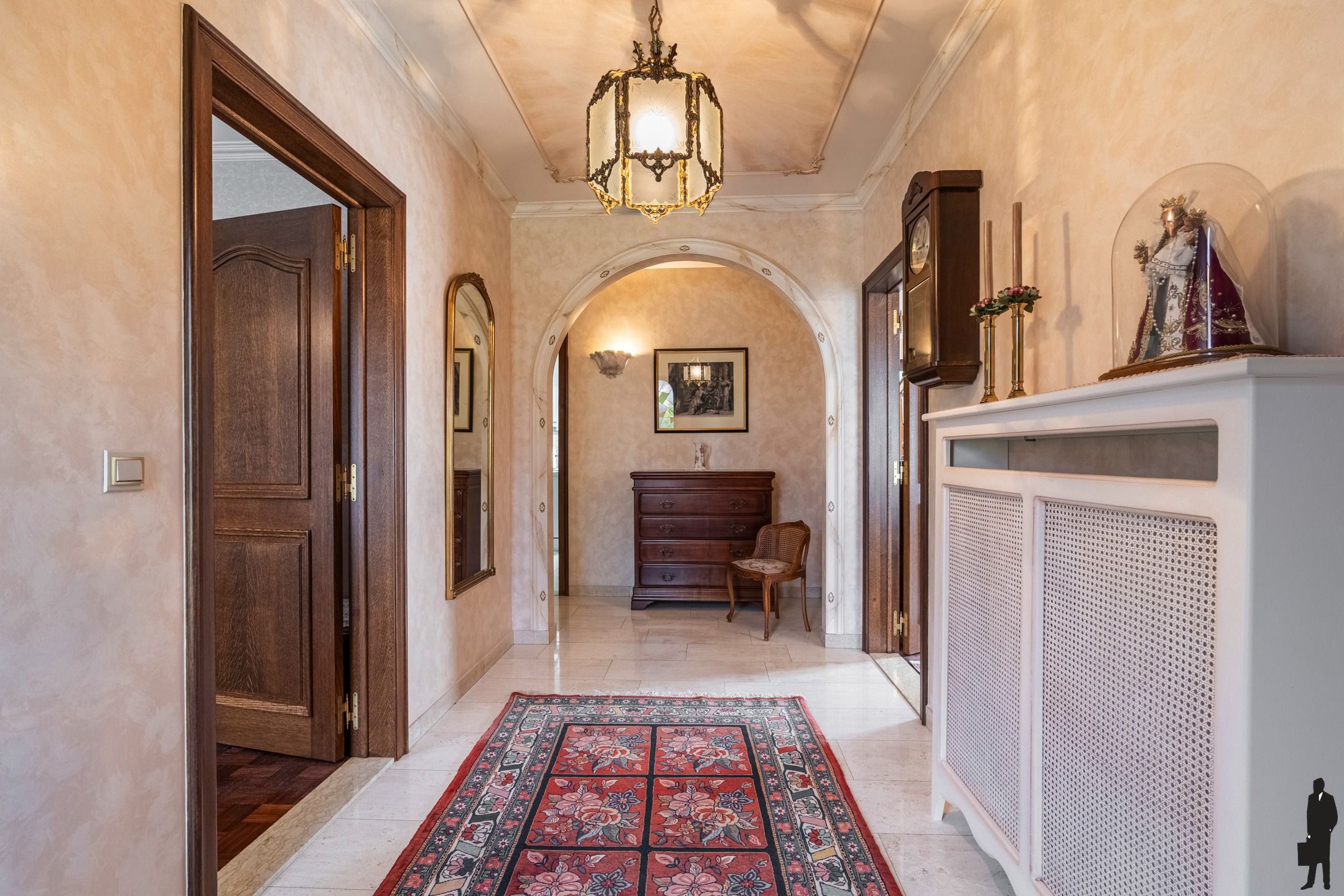 Vrijstaande woning met garage, bijgebouw en ruime zolder foto 3