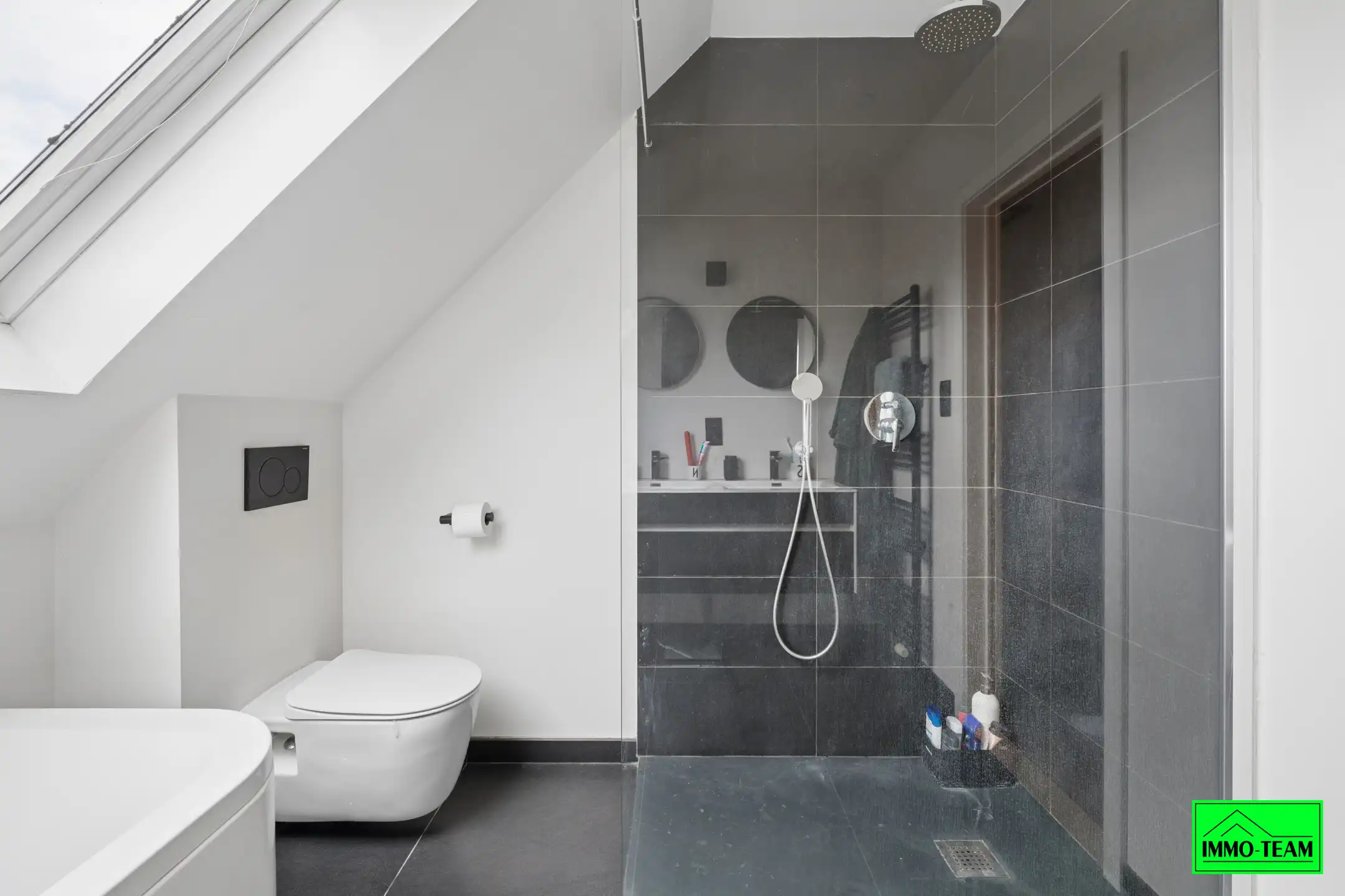 Instapklare 3‑gevelwoning in een rustige, residentiële wijk foto 14