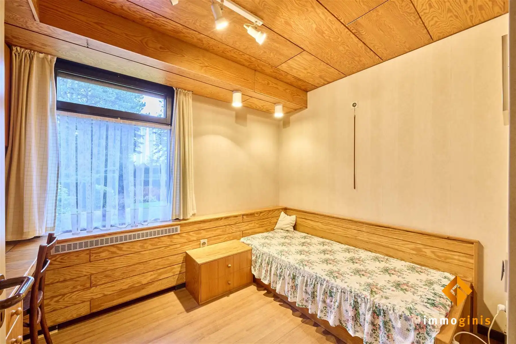 Zéér ruime woning op een mooi perceel van 17a82ca met 5 slaapkamers en uitbreidingsmogelijkheden op de eerste verdieping! foto 21