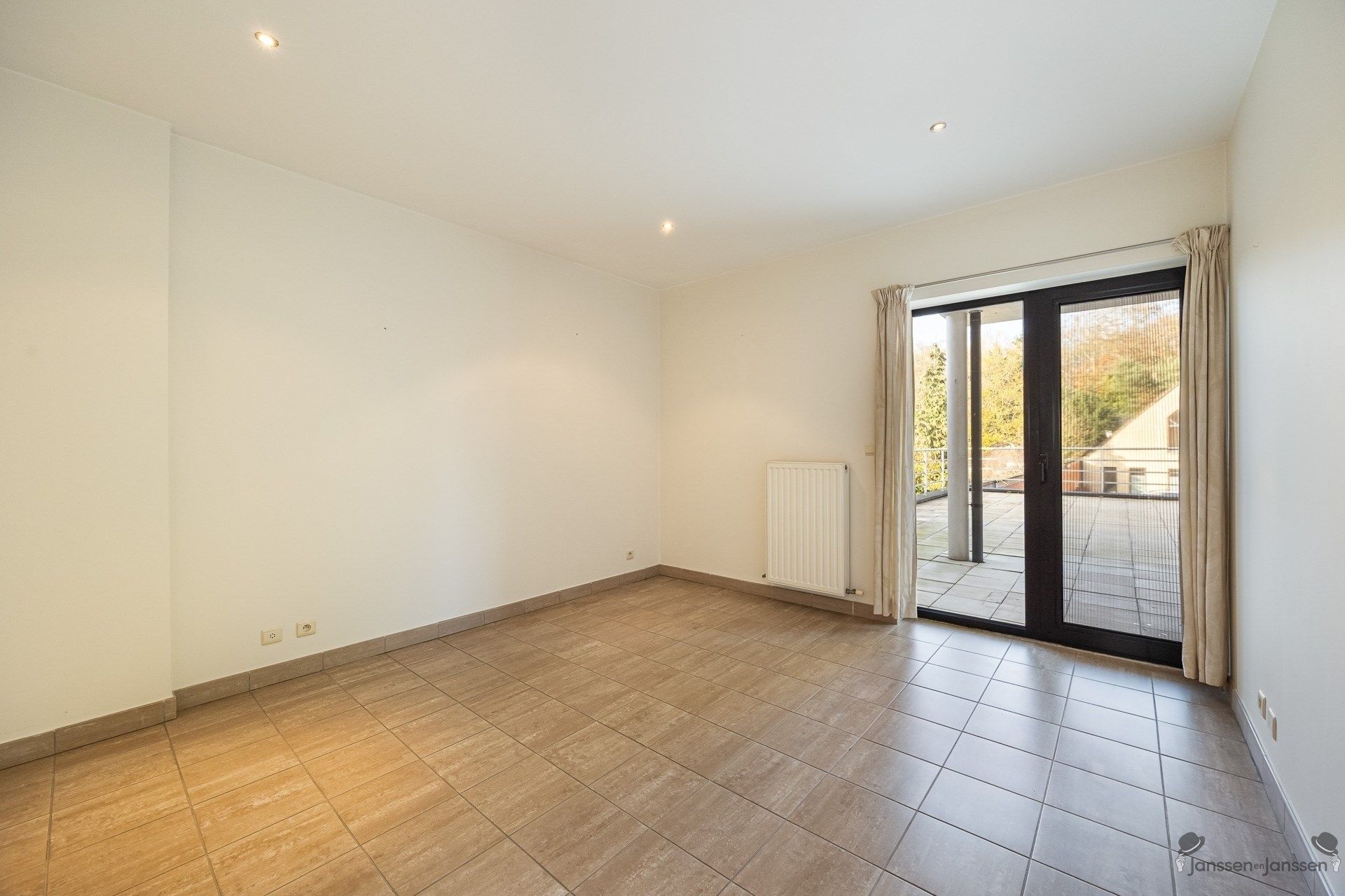 appartement met ruim terras foto 10