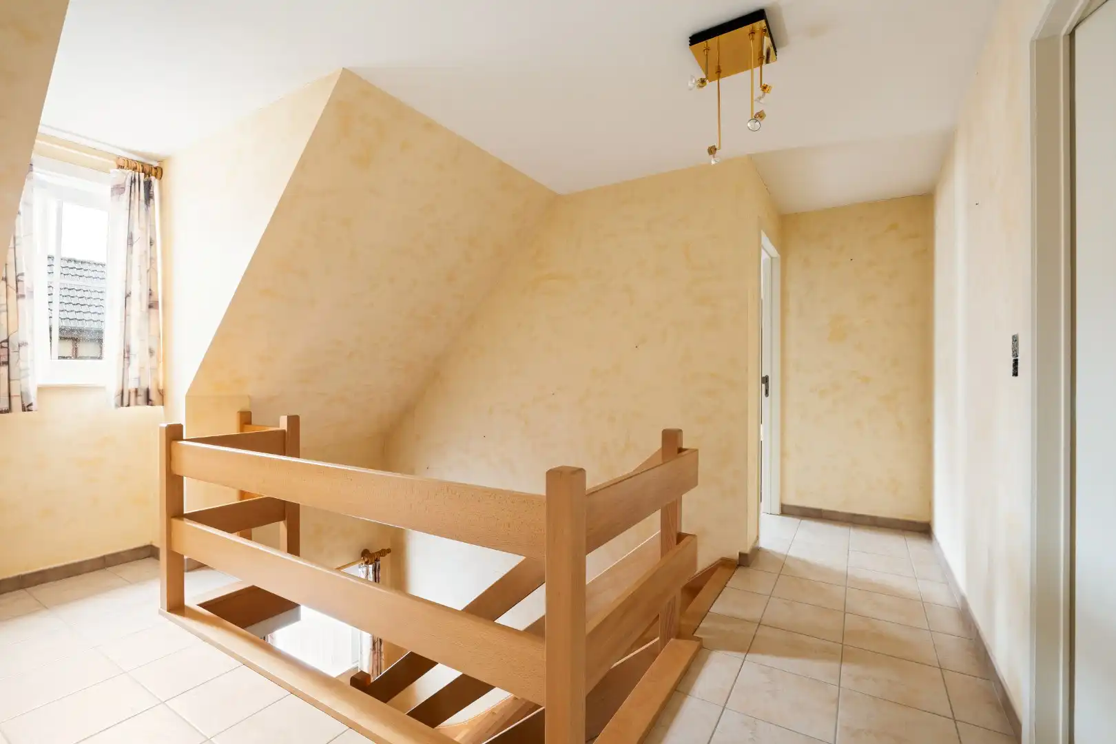 Te koop in Bredene: ruime instapklare halfopen bebouwing met 4 slaapkamers, grote tuin en multifunctioneel bijgebouw op 848 m² foto 16