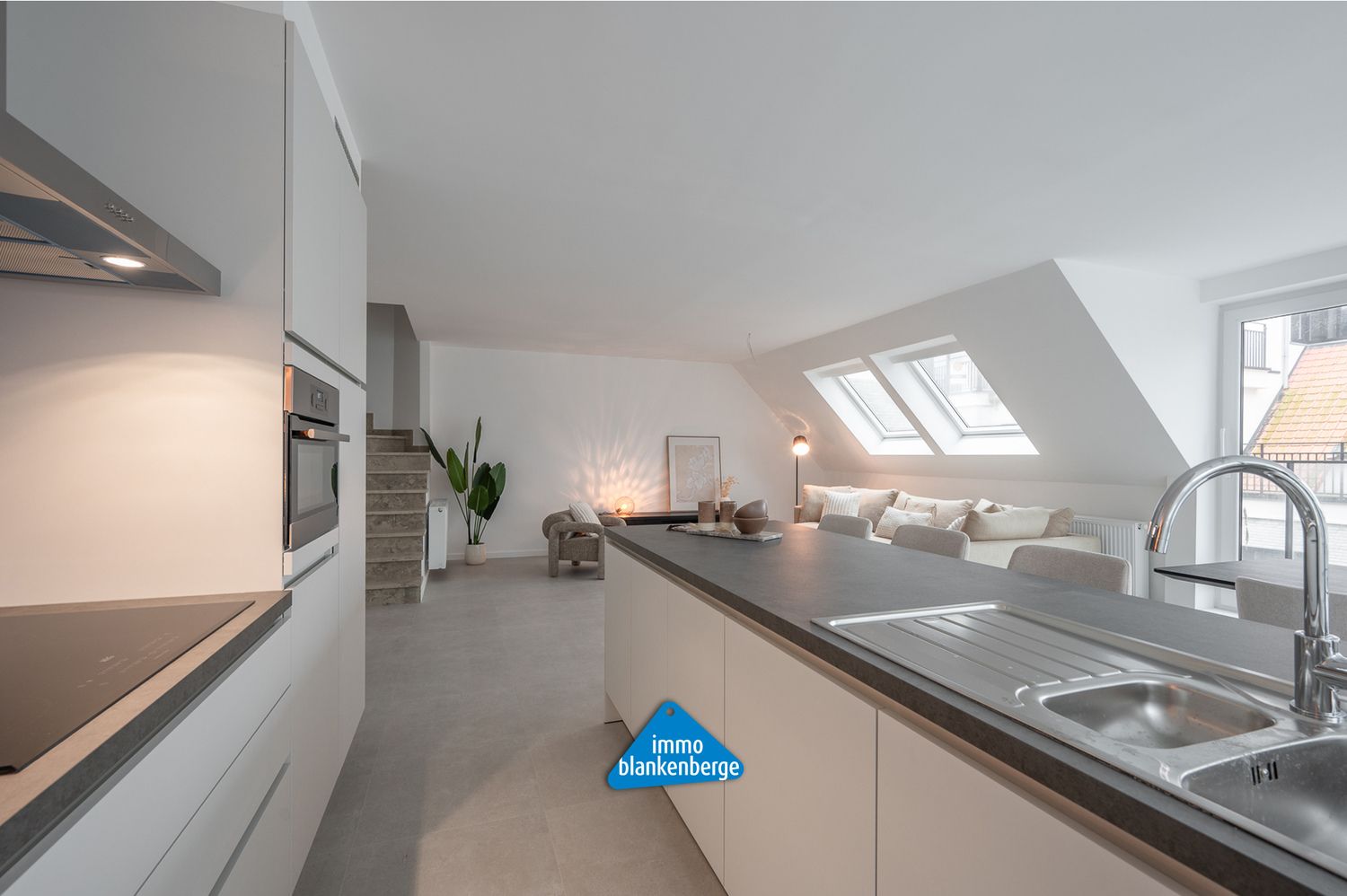 Exclusieve penthouse met twee slaapkamers en terras foto 12