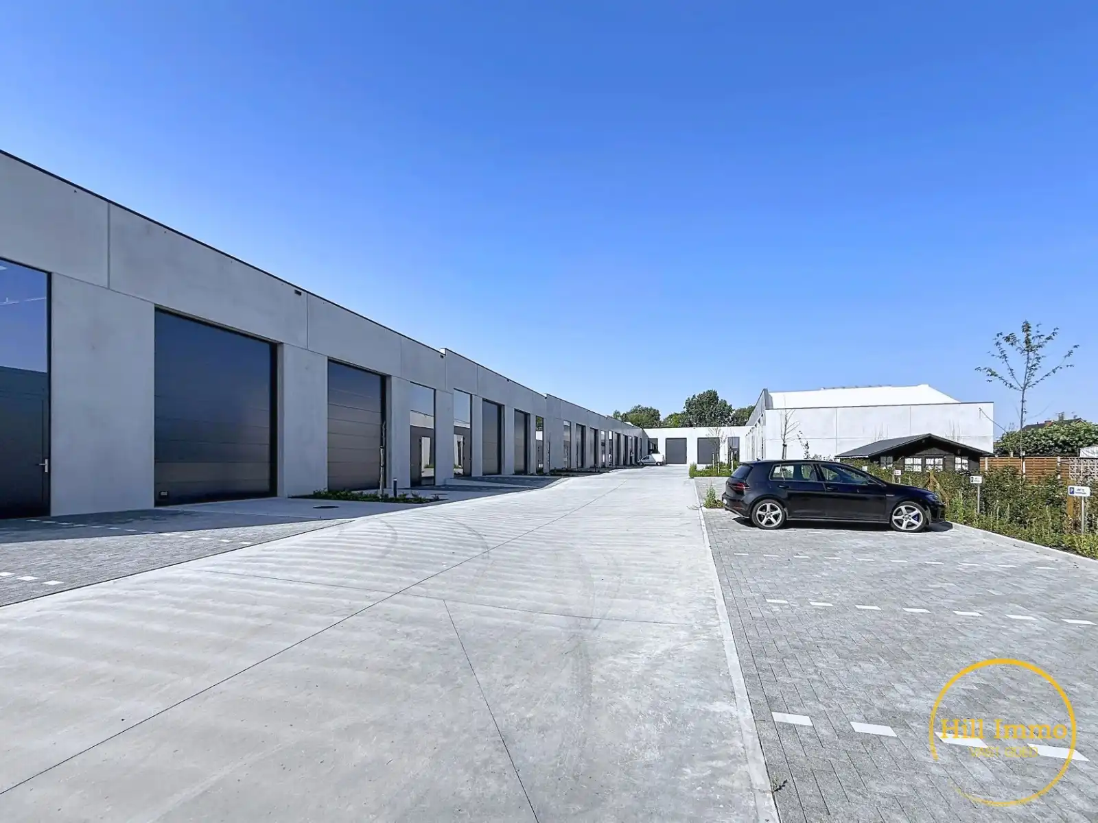 Industrieel-magazijn-logistiek te huur Kruiskalsijdestraat 4/11 - 8900 Ieper
