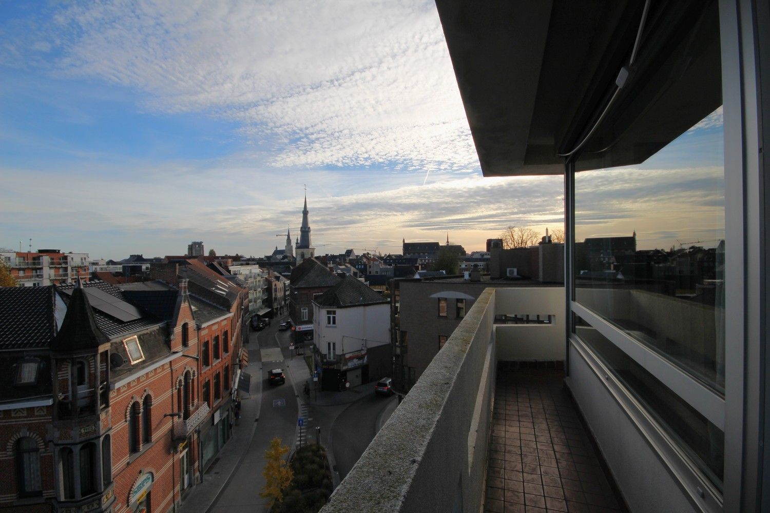 Vernieuwd appartement met 2 slaapkamers, garage en kelder in het centrum foto 20