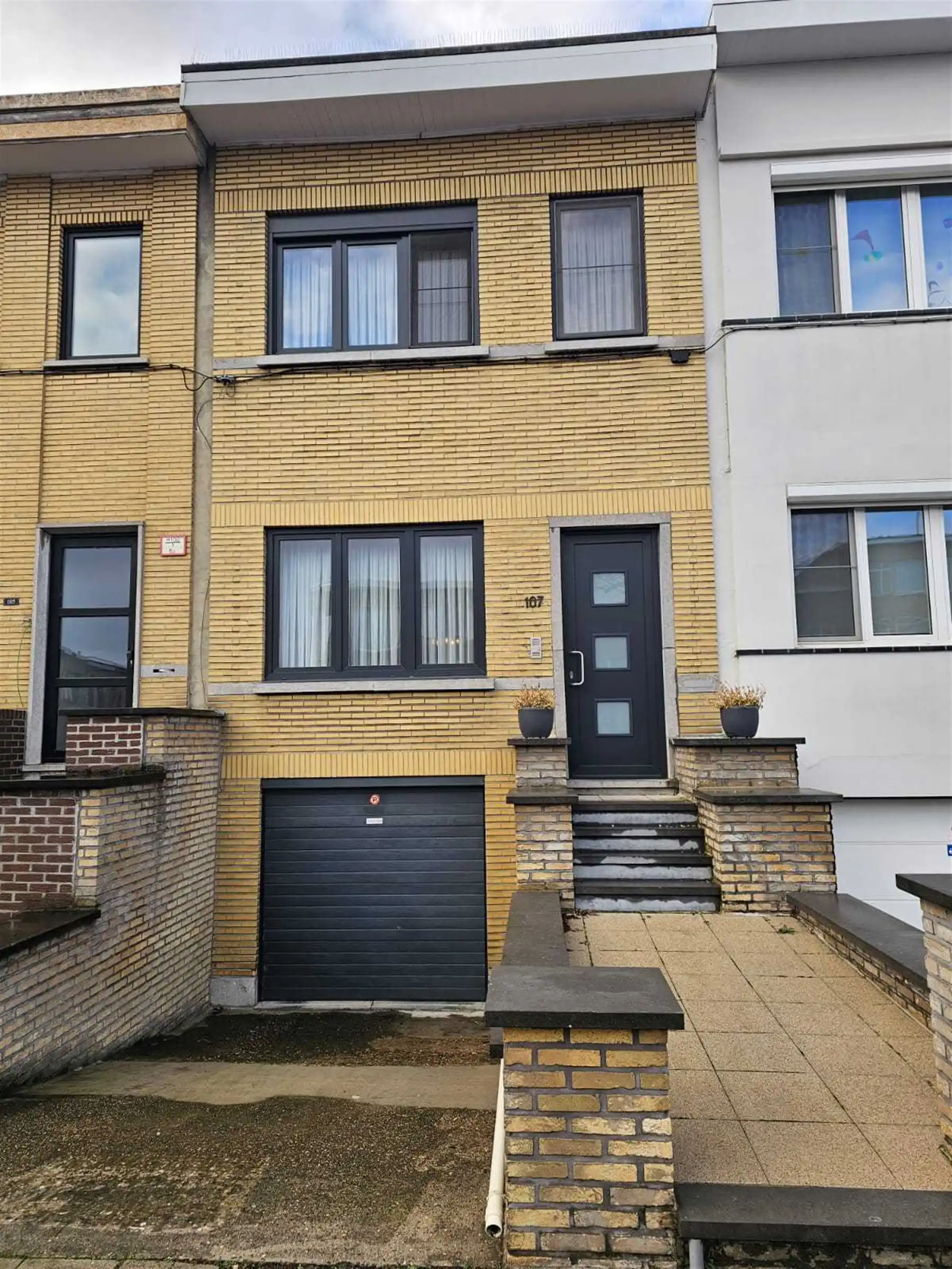 Hoofdfoto van de publicatie: Bel-etage met ruime garage en atelier!