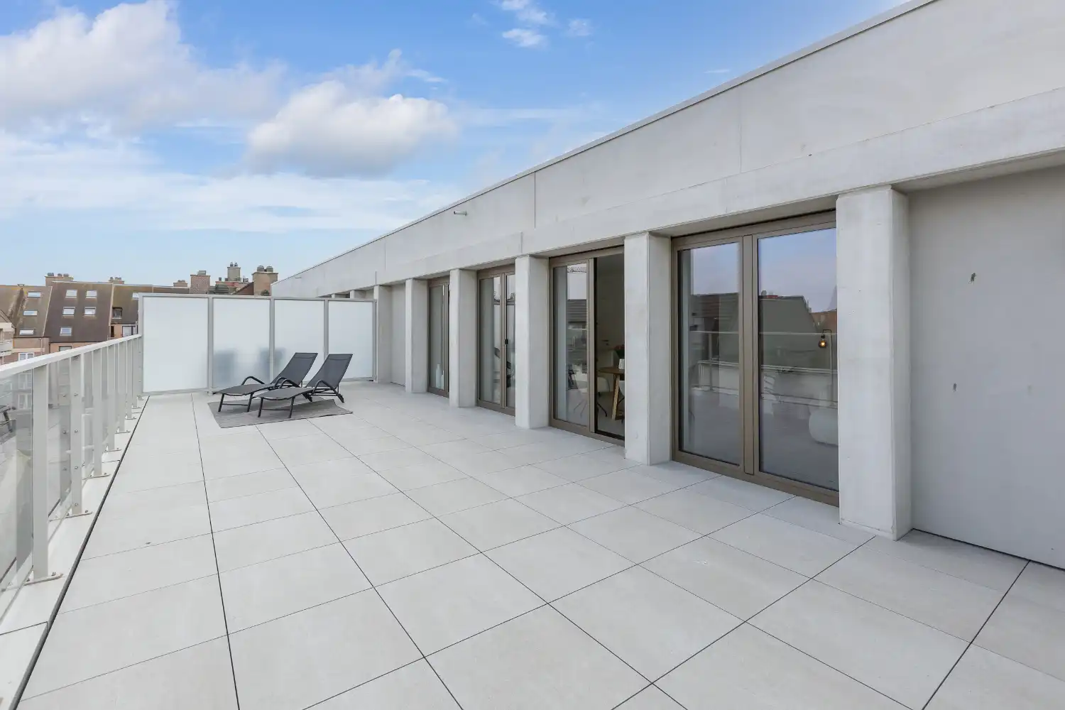 Luxueus nieuwbouwappartement met ruim terras foto 4