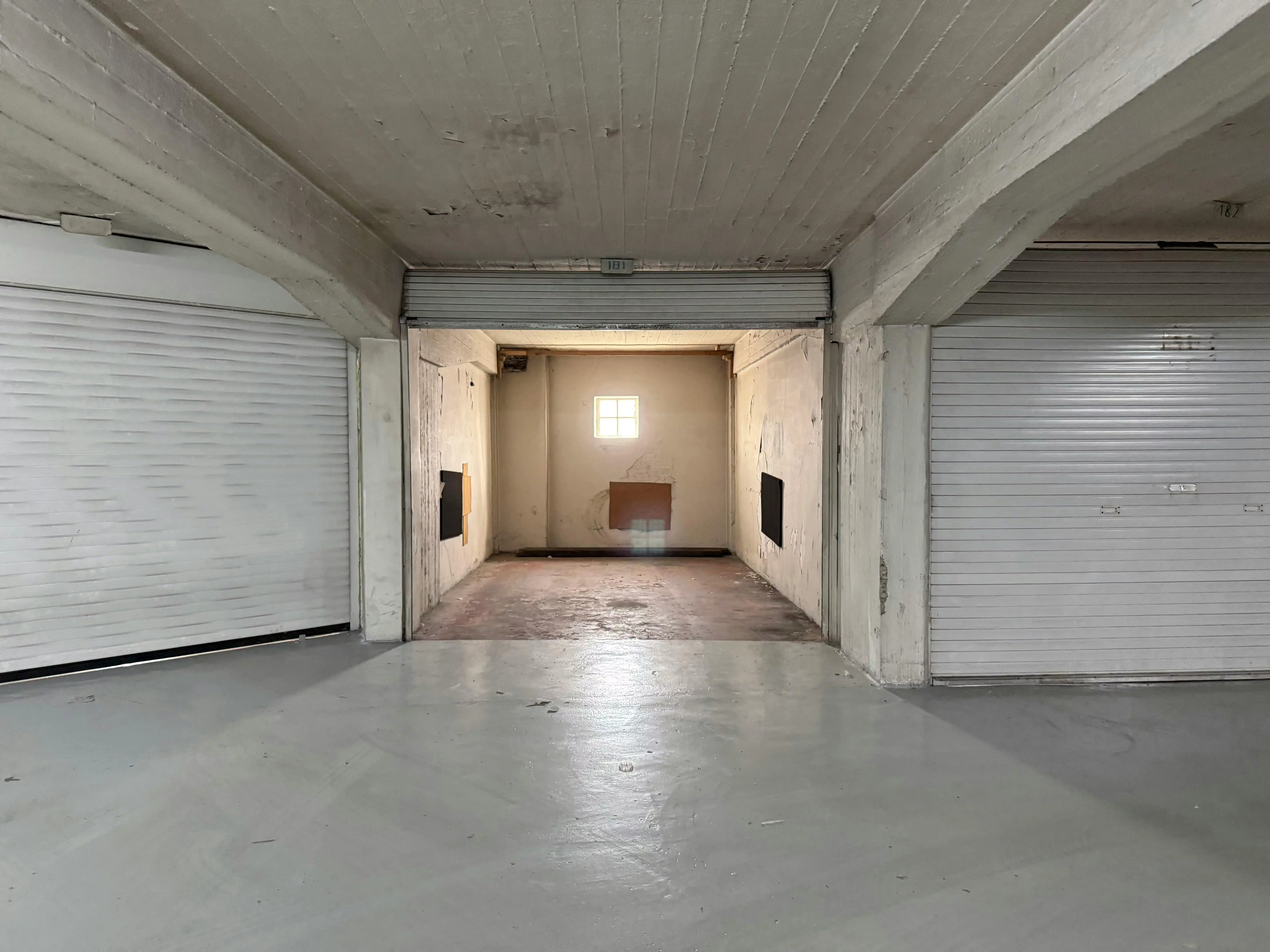 Garagebox te koop in het stadscentrum te Oostende foto 2