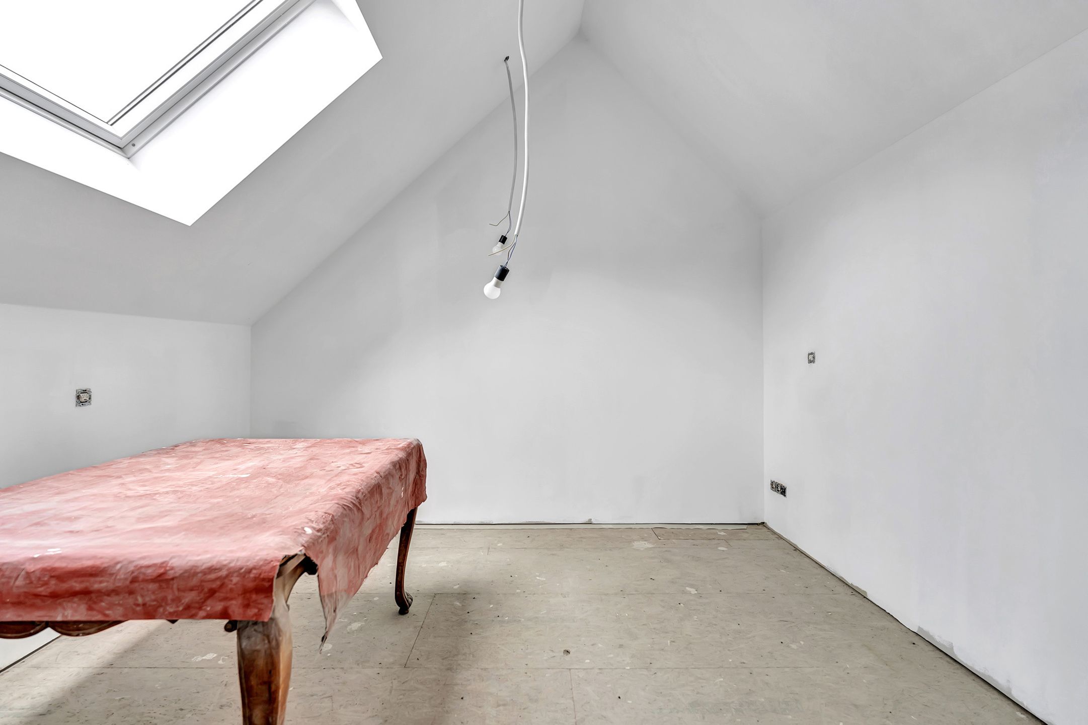 Goed gelegen opslagplaats met ruim af te werken appartement foto 15