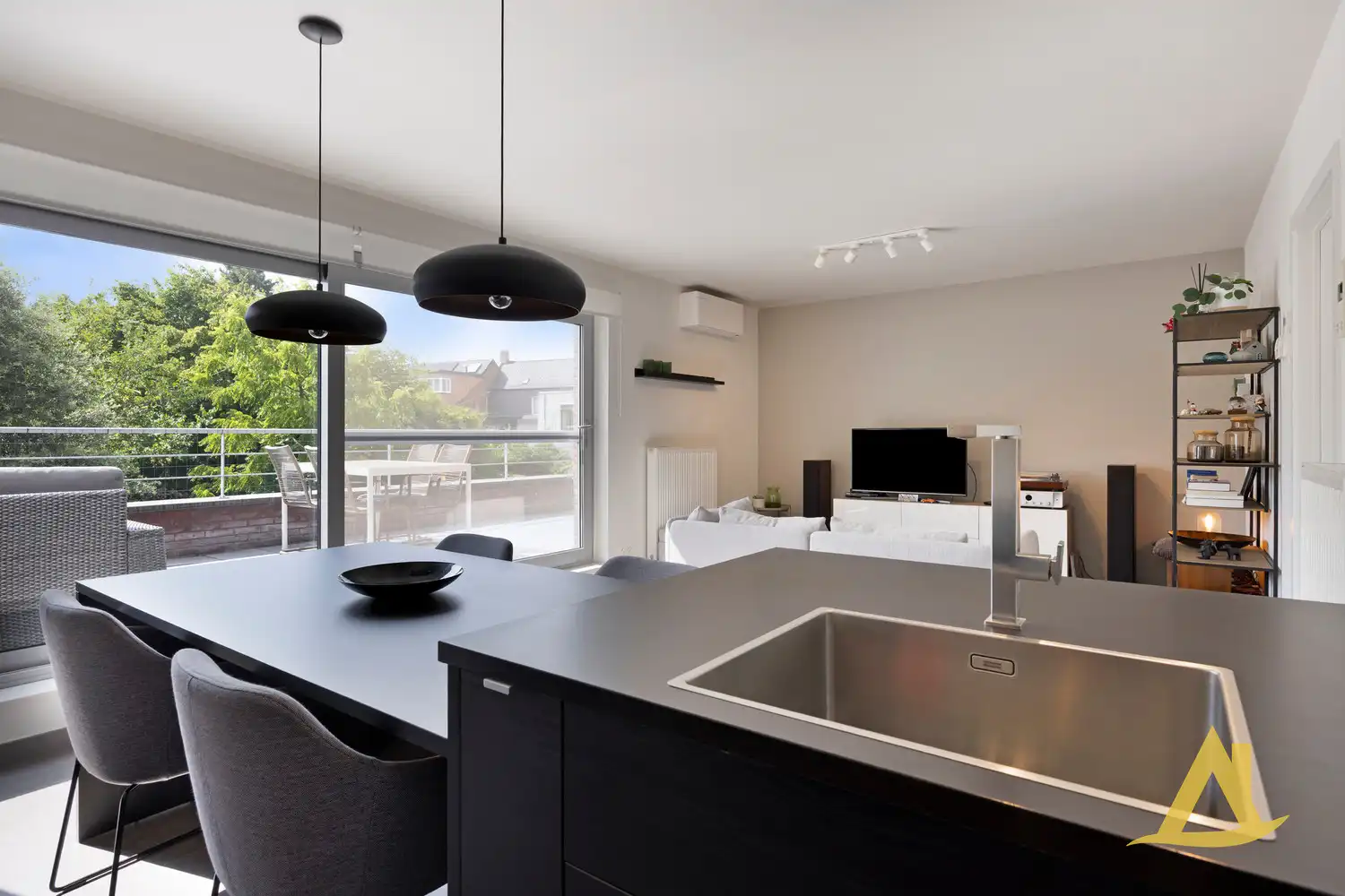 ENERGIEZUINIG APPARTEMENT MET AUTOSTAANPLAATS TE DIEST! foto 11