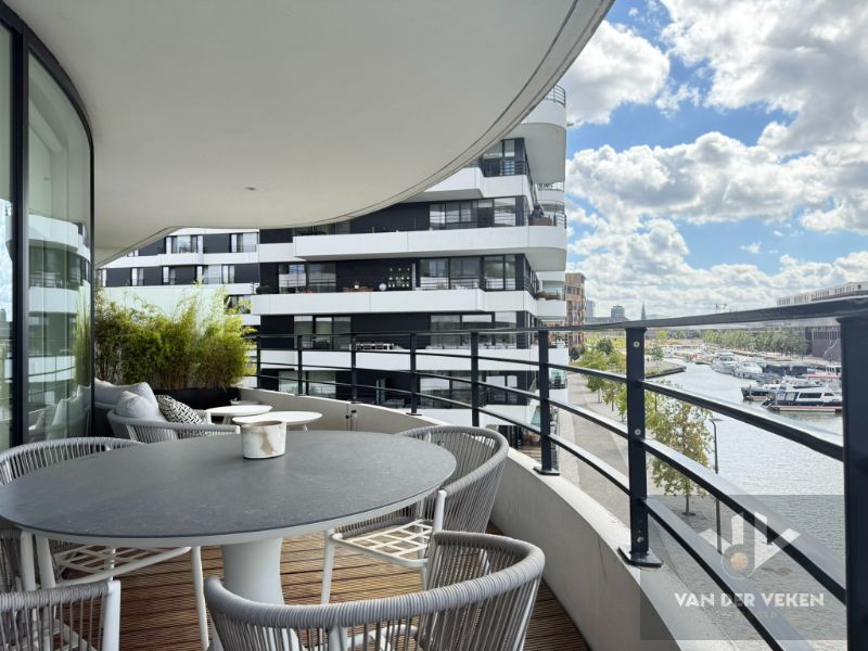 Unieke opportuniteit - hoekappartement Zuidzicht, vlak aan het water! foto 3