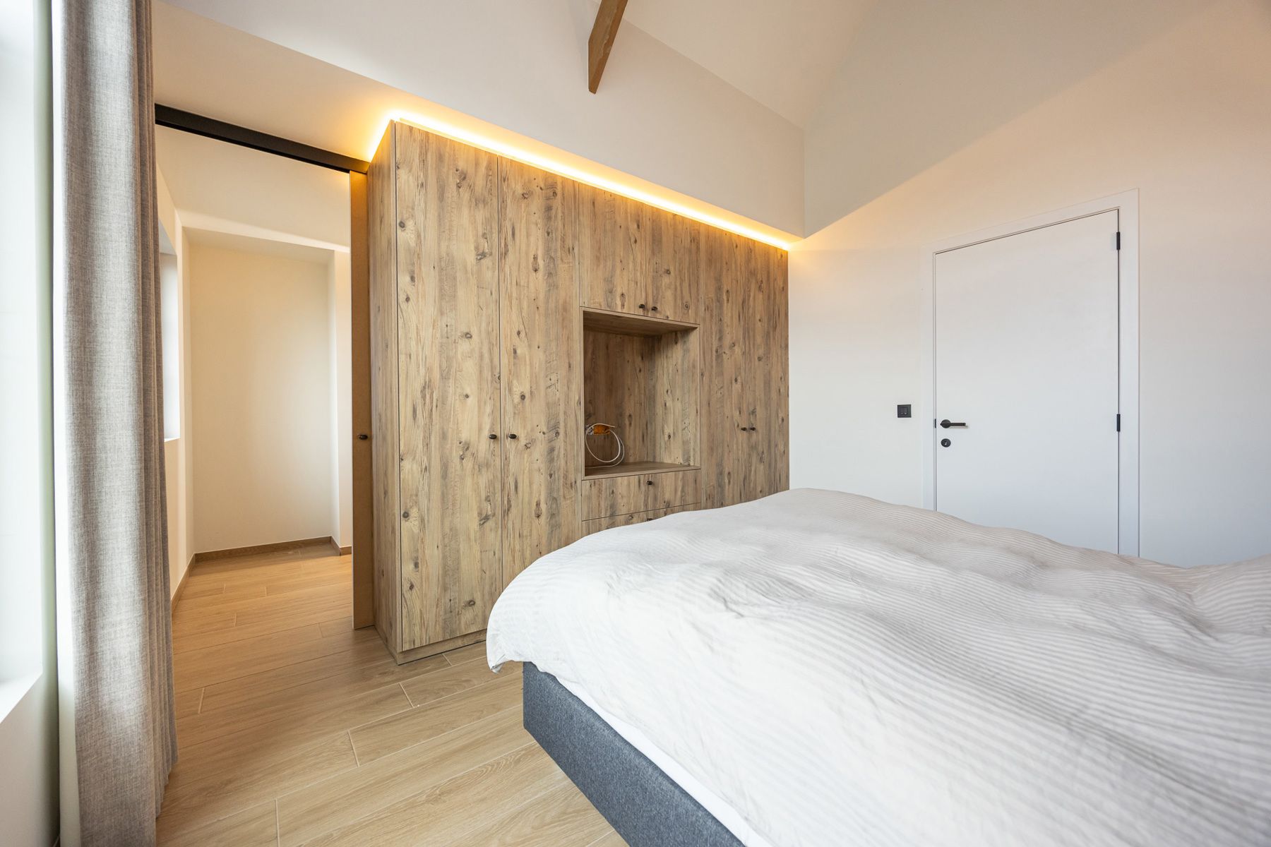 Kwaliteitsvolle energiezuinige woning met 5 slaapkamers op een rustige ligging in Merksplas. foto 12