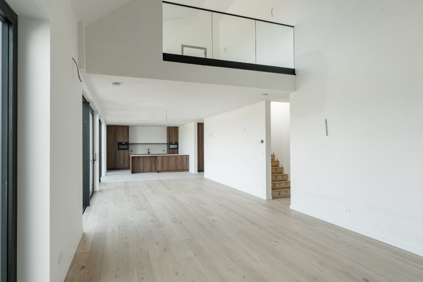 Hoogwaardig, volledig afgewerkte nieuwbouwwoning in authentieke hoeve op een perceel van 12a27ca!  foto 8