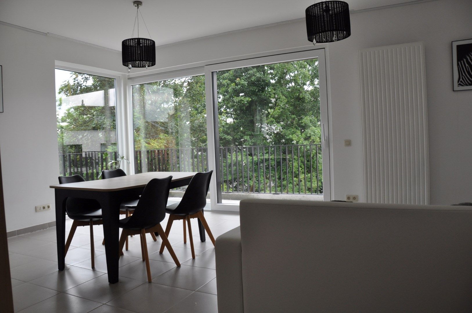 Instapklaar appartement met 2 slaapkamers, terras, staanplaats. foto 5