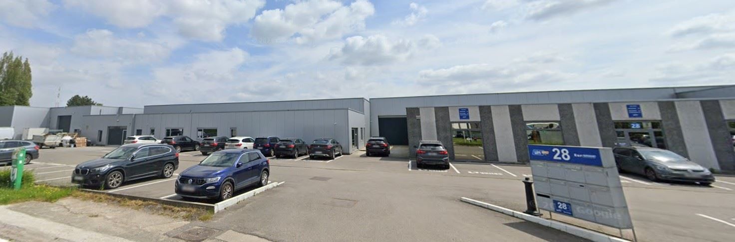 MODERNE MAGAZIJNEN MET KANTOOR EN PRIVEPARKING NABIJ E40 foto 11