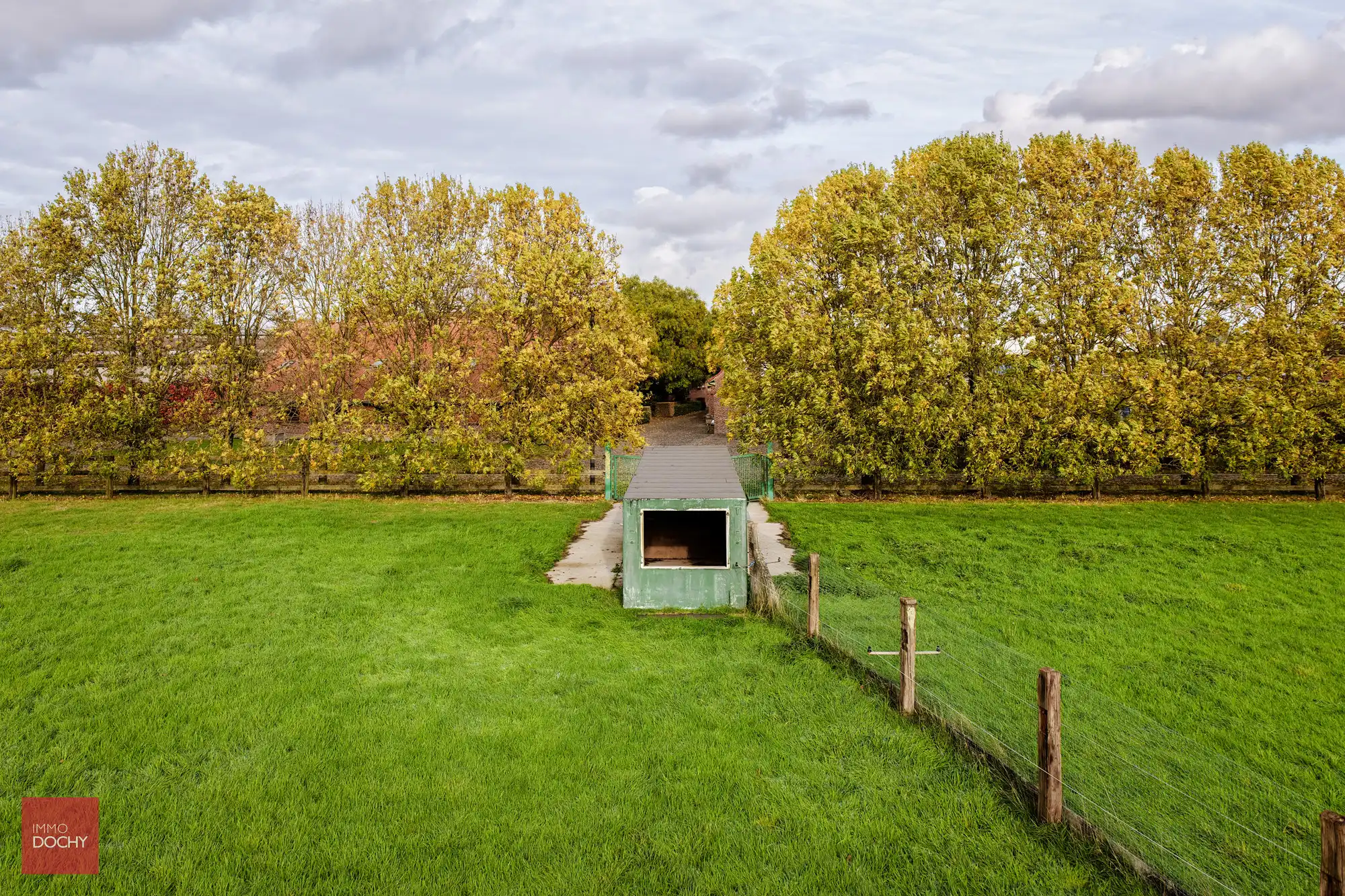 Vierkantshoeve met paardenaccommodatie op ca. 5,3ha foto 5