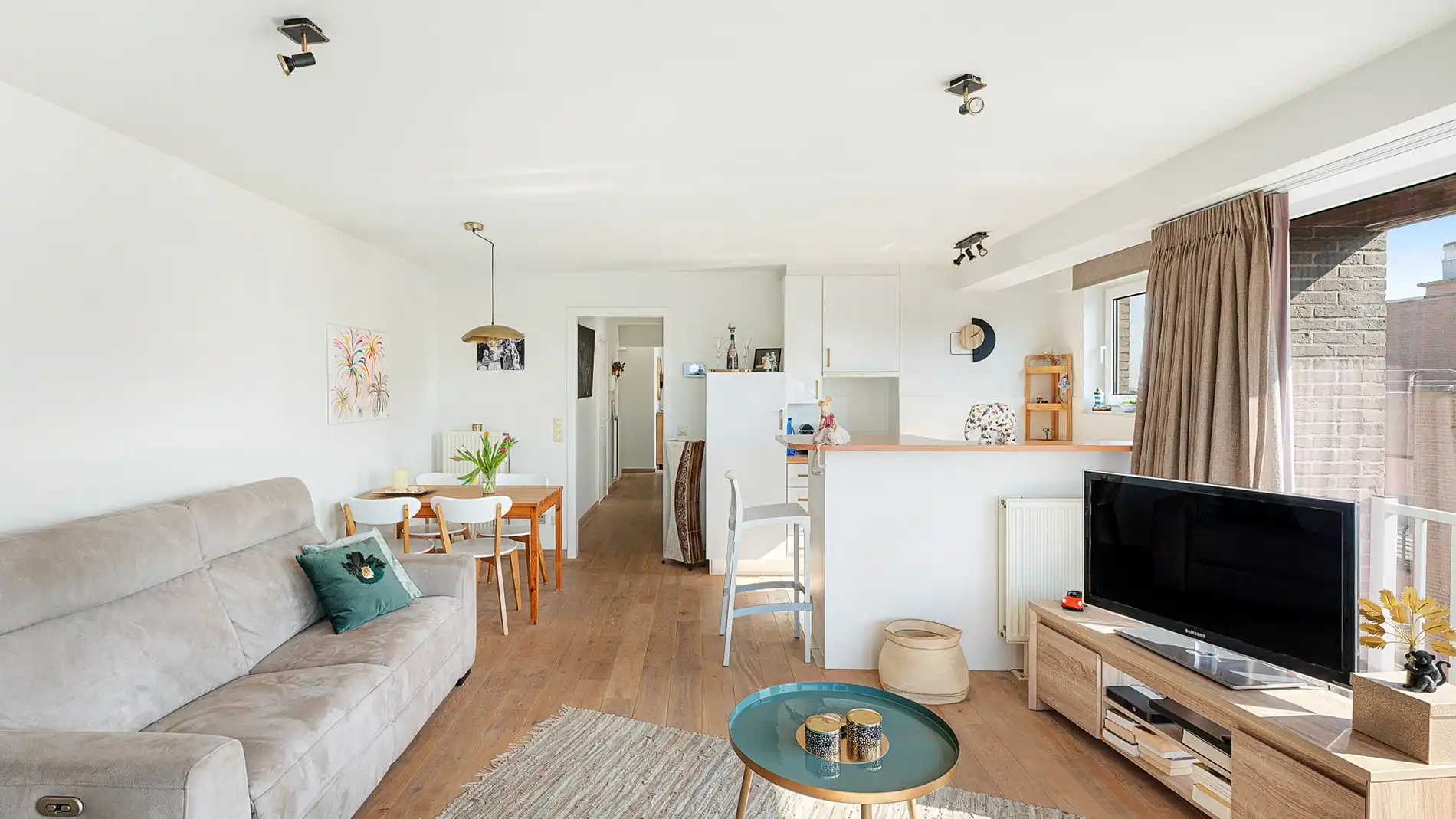 Zonnig hoekappartement met 2 slpks. te koop foto 6