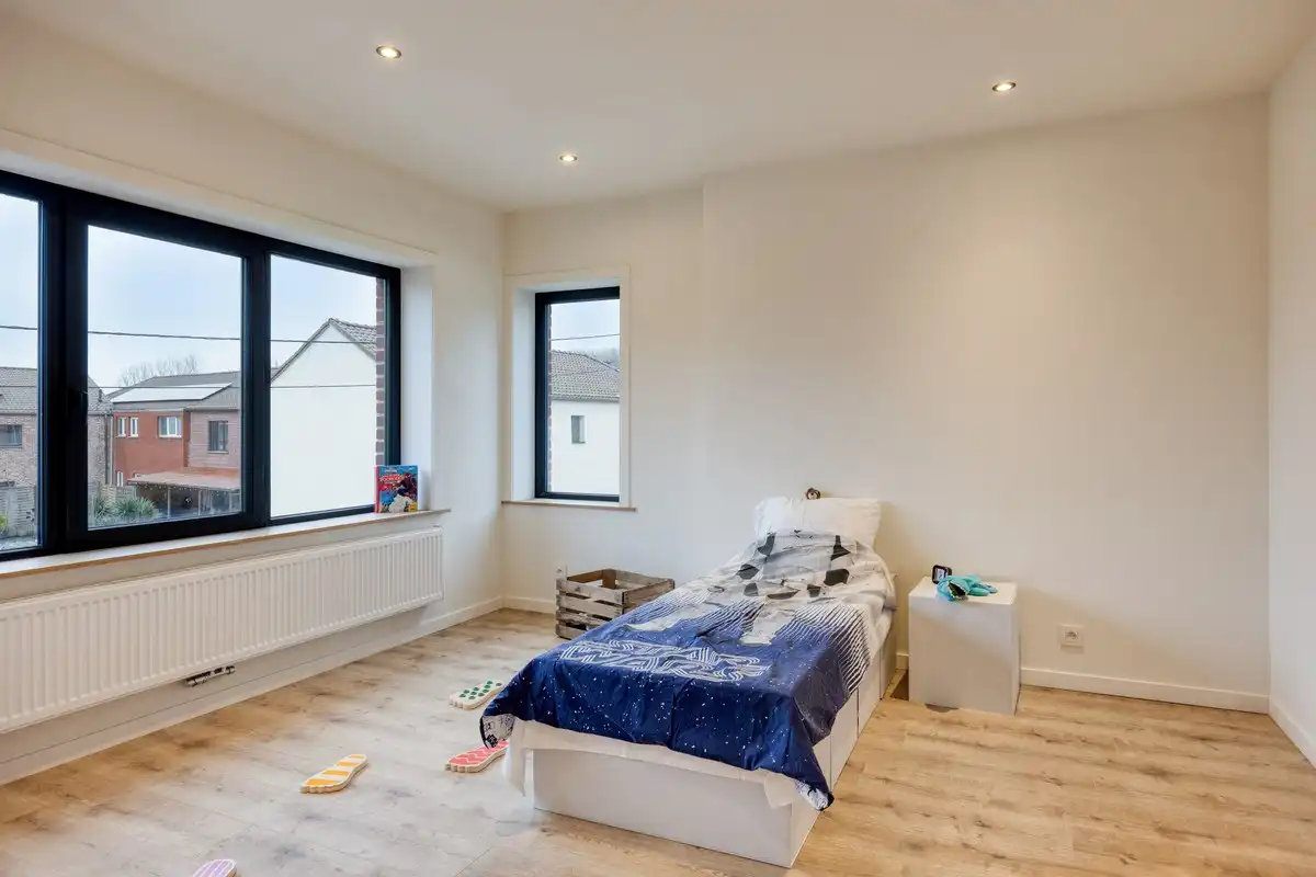 Energiezuinige, volledig gerenoveerde woning met 3 slaapkamers in Ninove foto 18