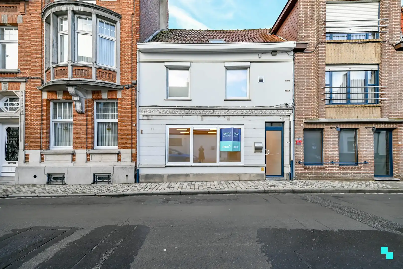 Gerenoveerde woning nabij centrum Izegem foto 2