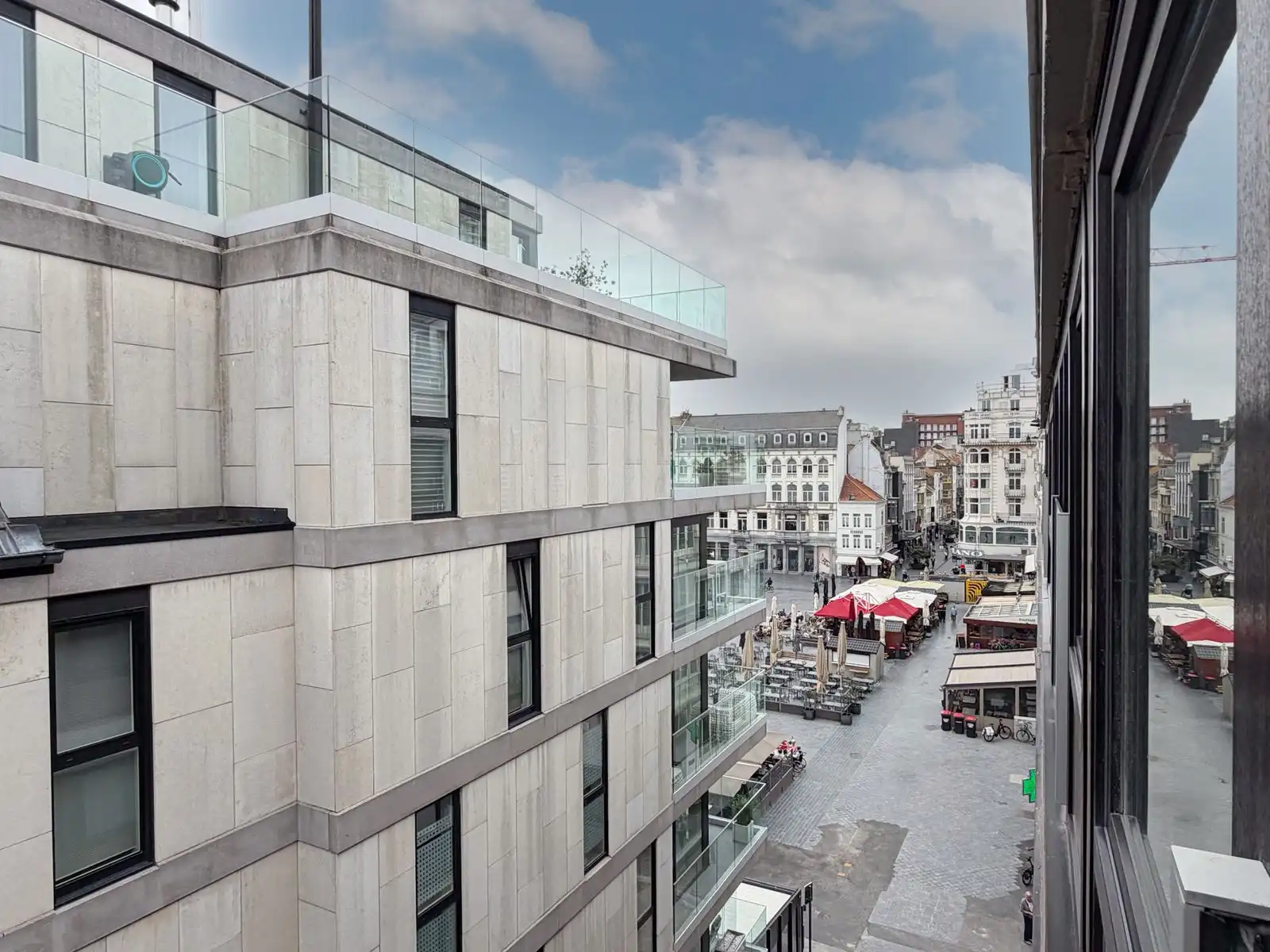 LICHTRIJKE, GERENOVEERDE STUDIO OP TOPLOCATIE AAN HET WAPENPLEIN foto 8