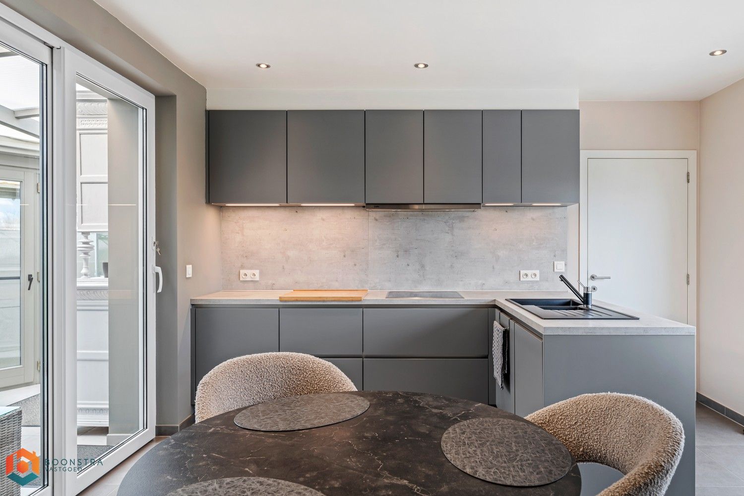 Instapklare gelijkvloers woning met 2 (à 3) slpkrs te Putte foto 7