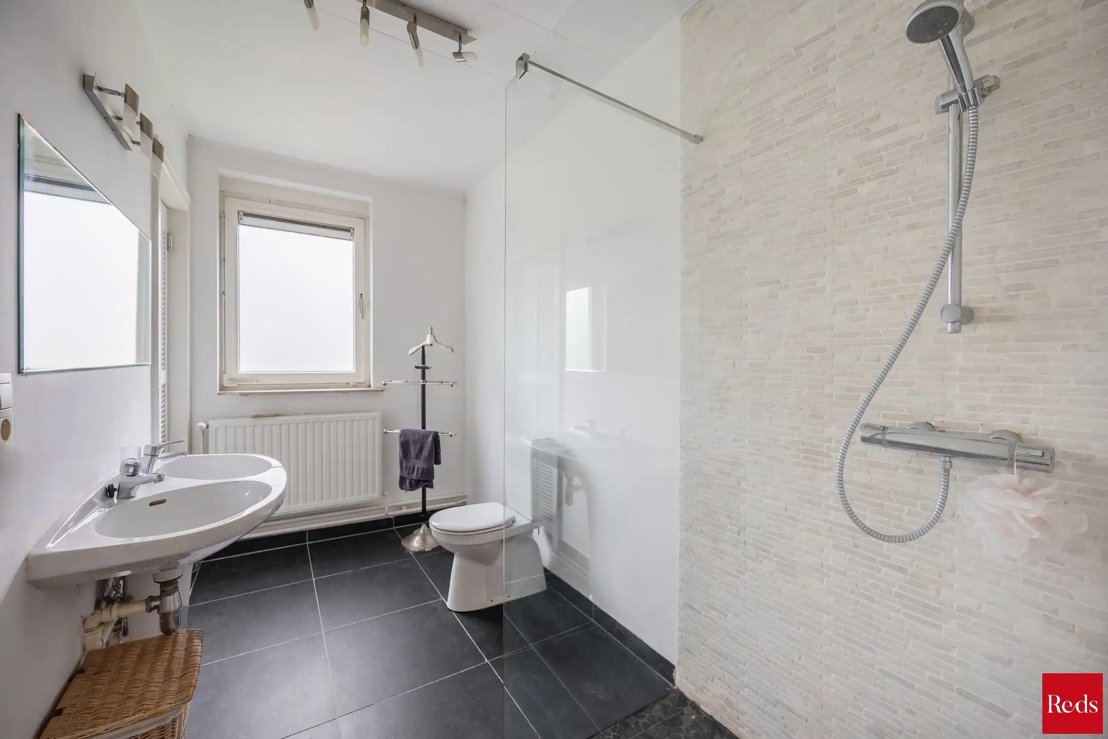 Instapklare villa met zwembad in groene omgeving foto 19