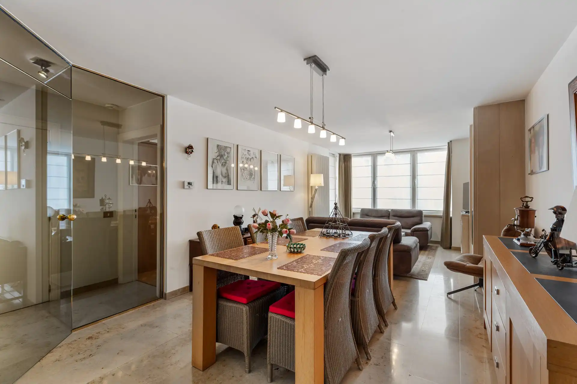 Instapklaar en energiezuinig appartement in hartje Izegem foto 10