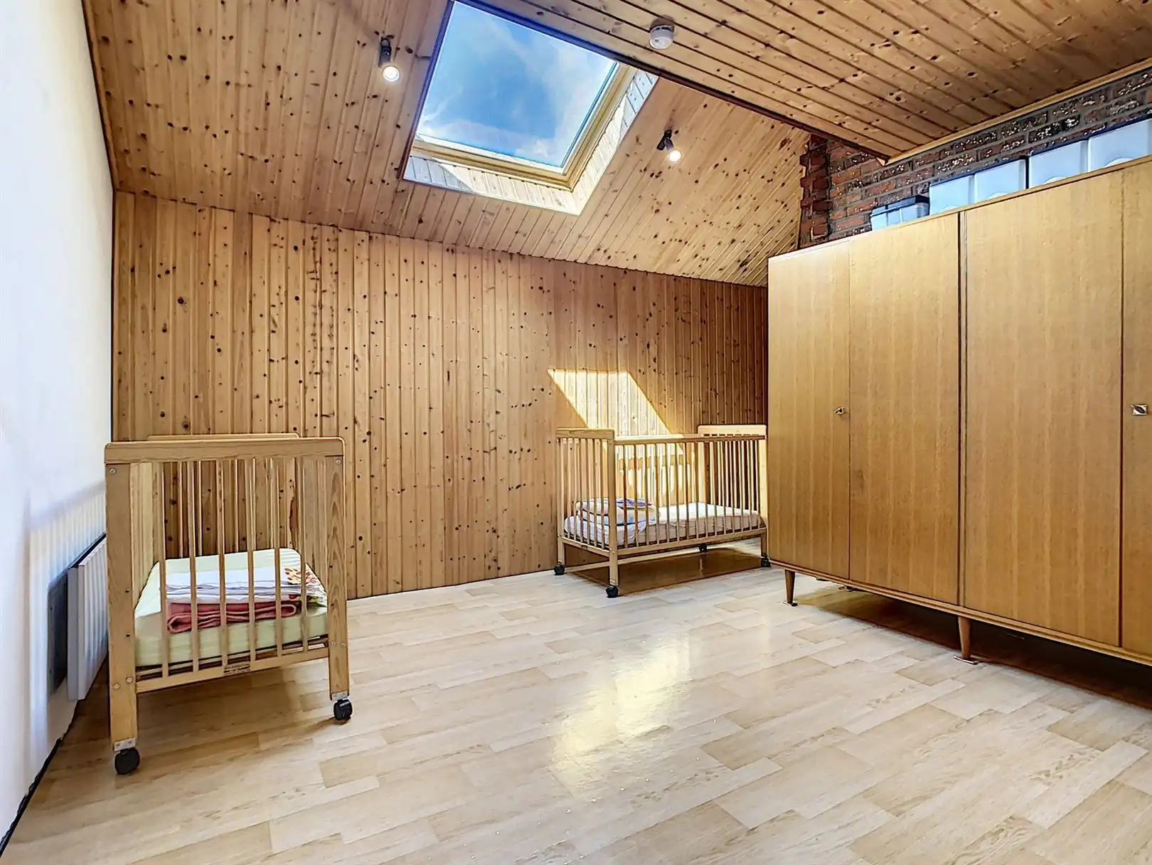 Ruime landelijke woning met 5 slpks, 19a 76ca foto 28