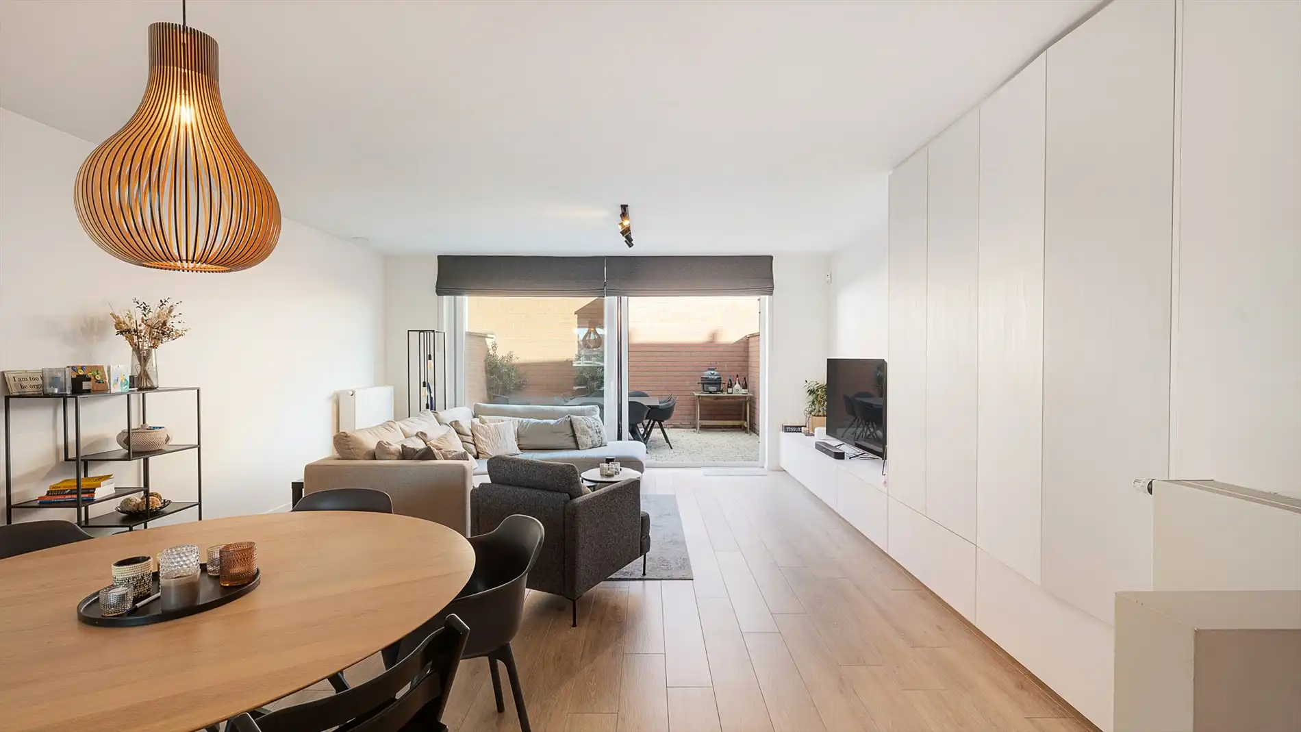 Ruime, recente woning op uitstekende ligging foto 2