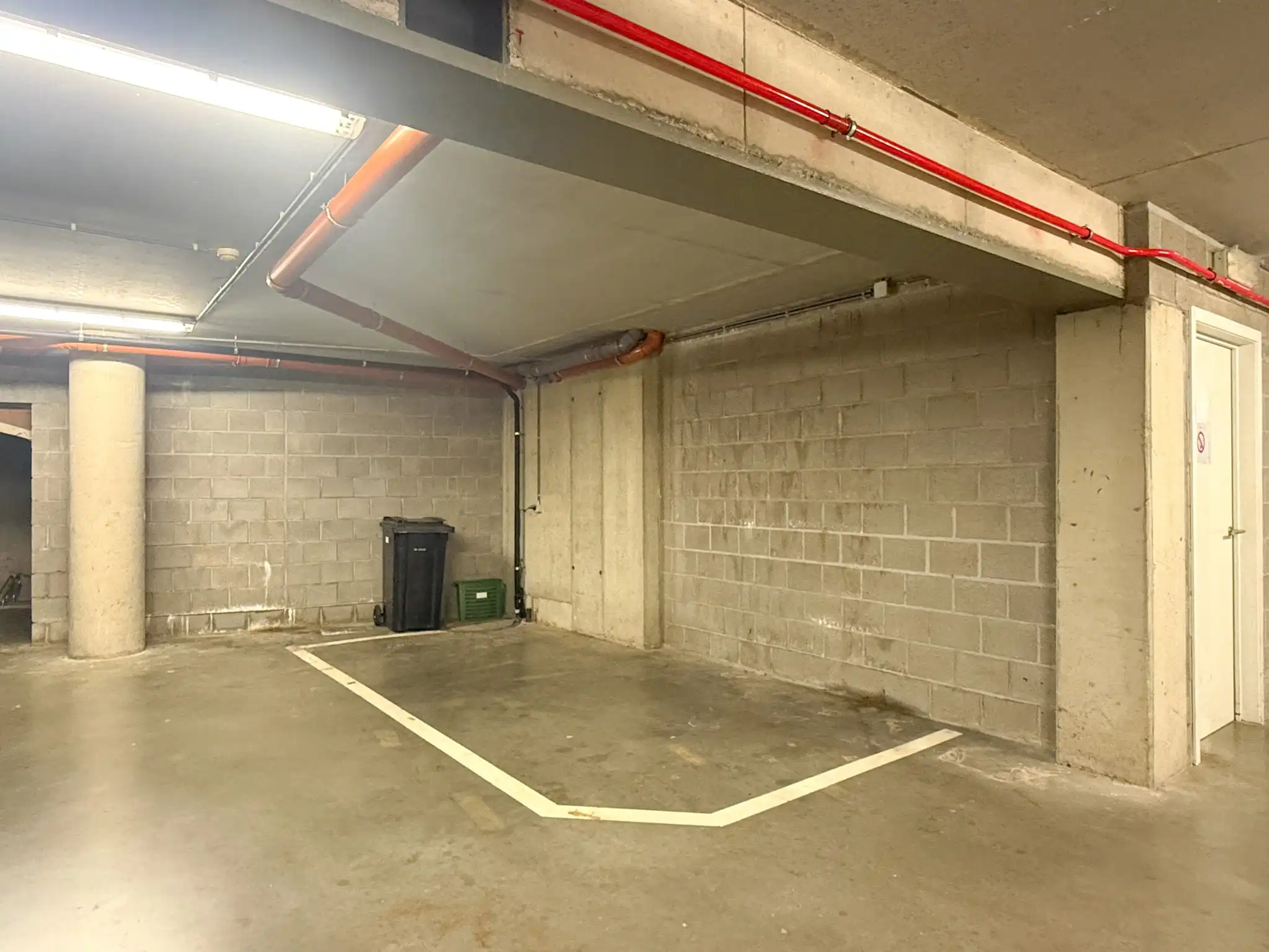 Gelijkvloers appartement met 2 slaapkamers en autostaanplaats foto 11