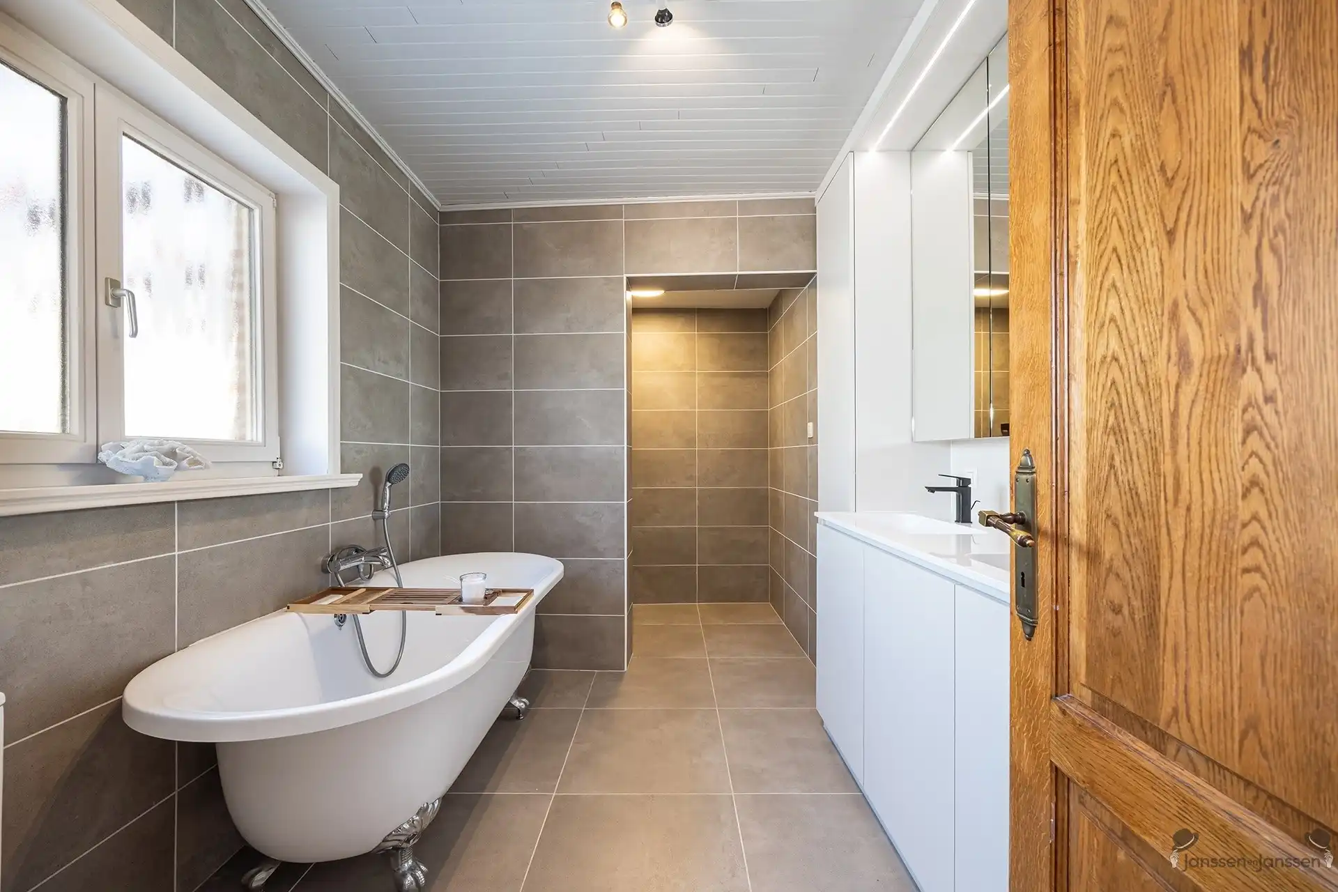 Landelijke woning met mooi uitzicht en weide foto 7