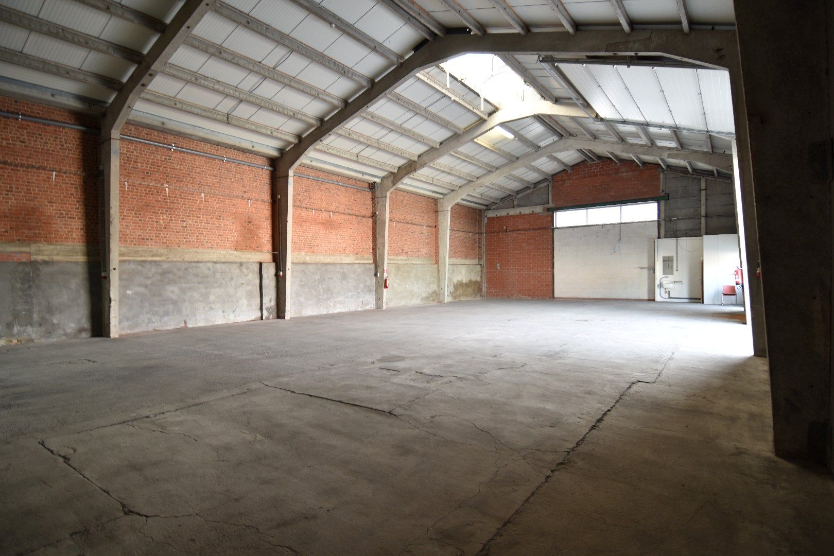 Opslagruimte van 316 m² met vlotte bereikbaarheid te huur in Gullegem foto 3