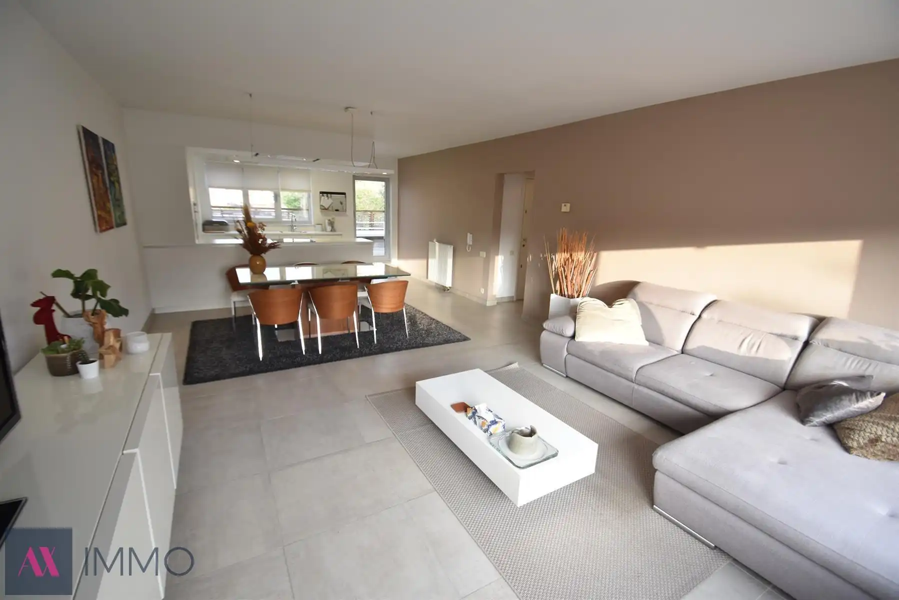 Nabij het station van Dendermonde gelegen, instapklaar 2 slpk.-appartement (100 m²) met groot terras (40 m²). Vrij vnf 01/11/2026 foto 2