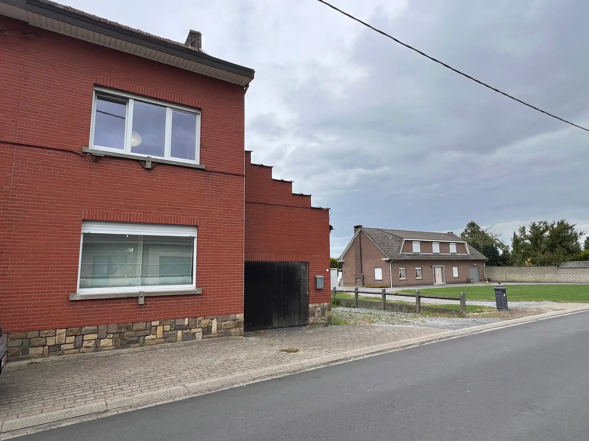 Fantastisch mooi en rustig gelegen te renoveren woning  foto 23