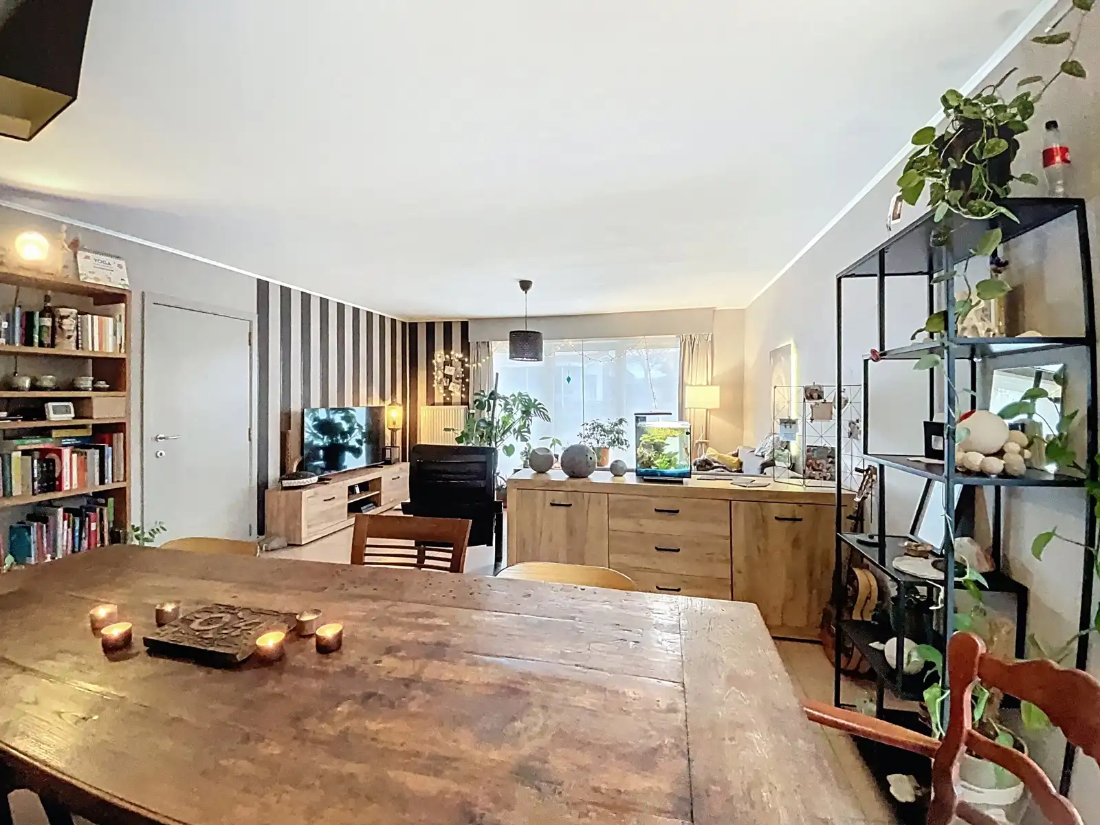 Halfopen woning met 3 slpks, terras en garage, €980/maand. foto 13