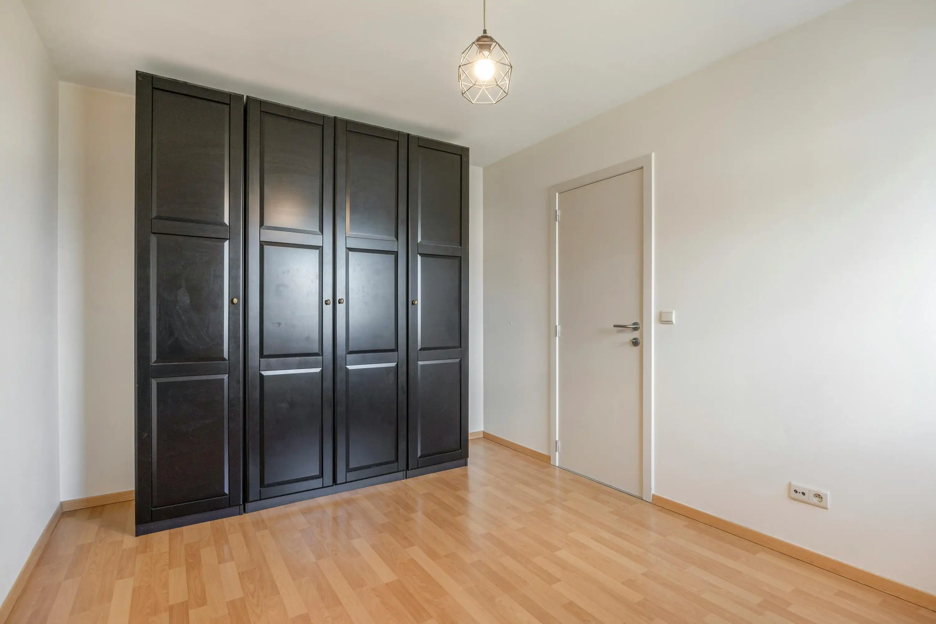 Centraal gelegen 2-slaapkamerappartement met terras te Hasselt foto 11