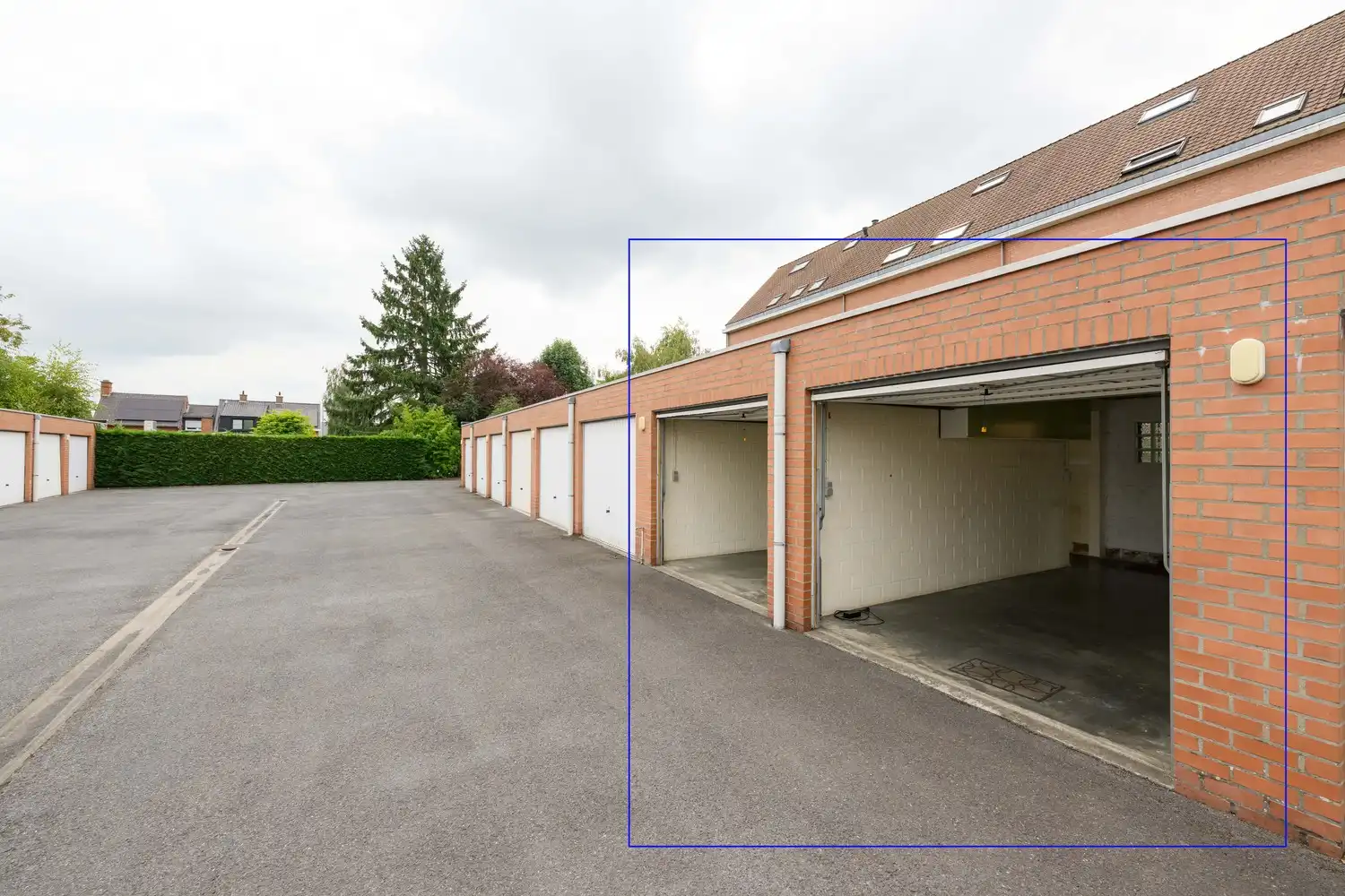 Gelijkvloers appartement met twee garages te Izegem. foto 19