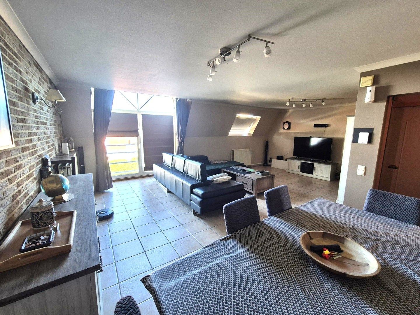 Ruim duplex-appartement met garage te Zulte foto 3