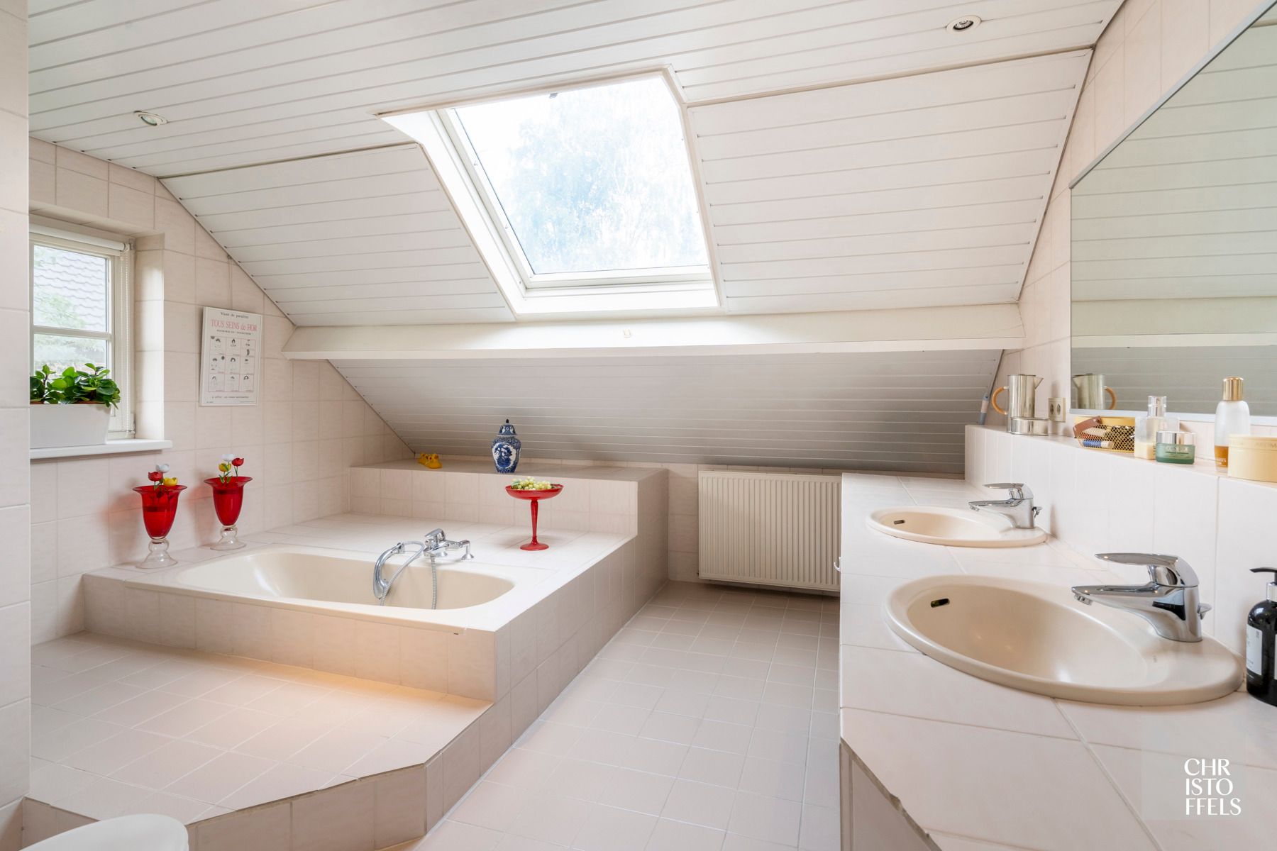 Residentieel gelegen woning (239m²) met 4 slaapkamers in Lanaken! foto 19