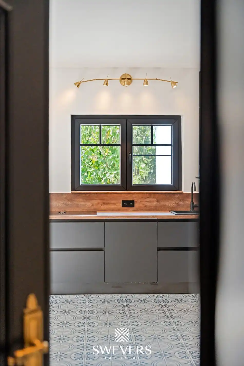 Prachtig gerenoveerde woning met 3 slaapkamers foto 16