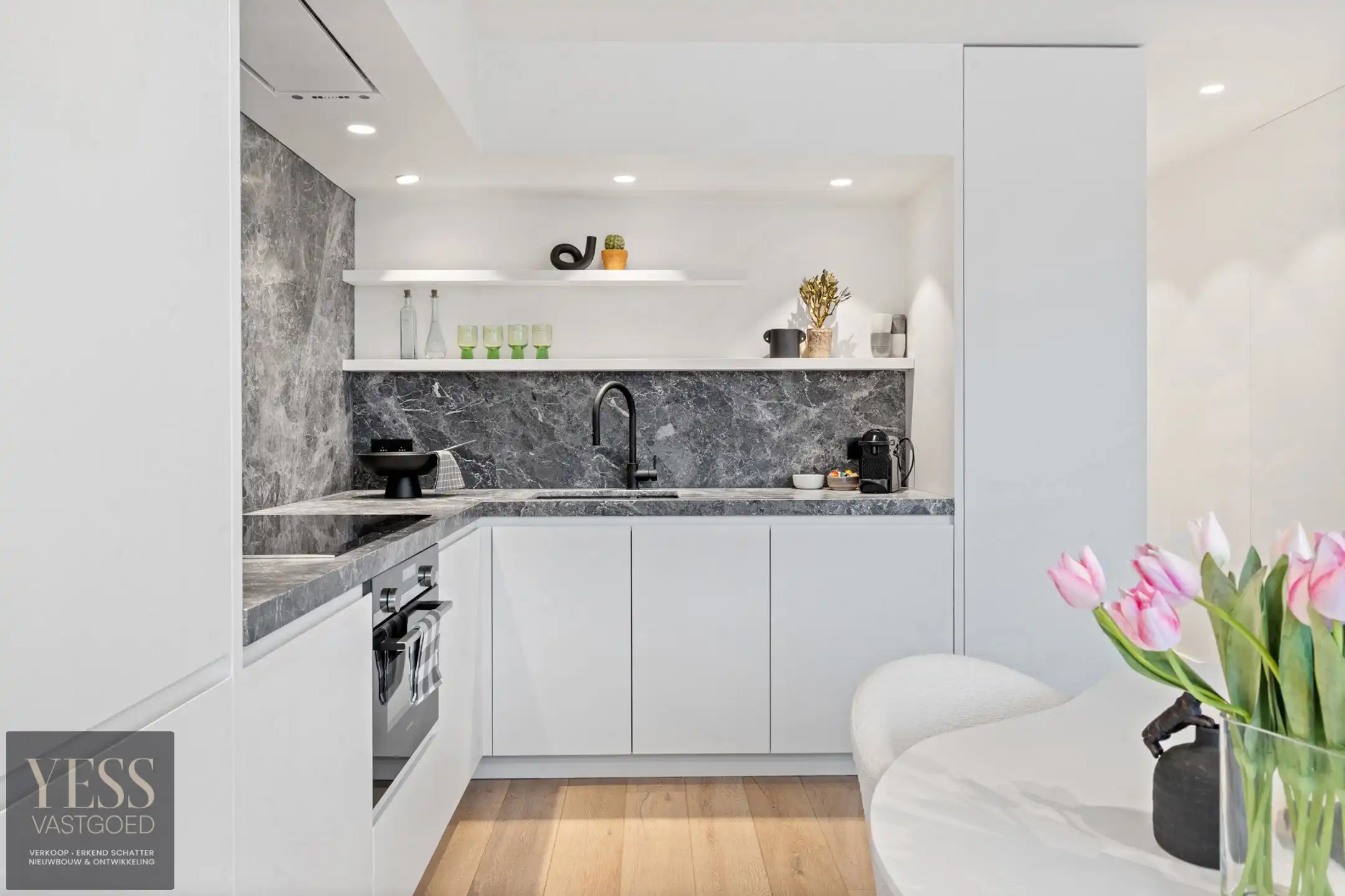 Prachtige penthouse, zijdelings zeezicht & 2 ruime terrassen foto 8