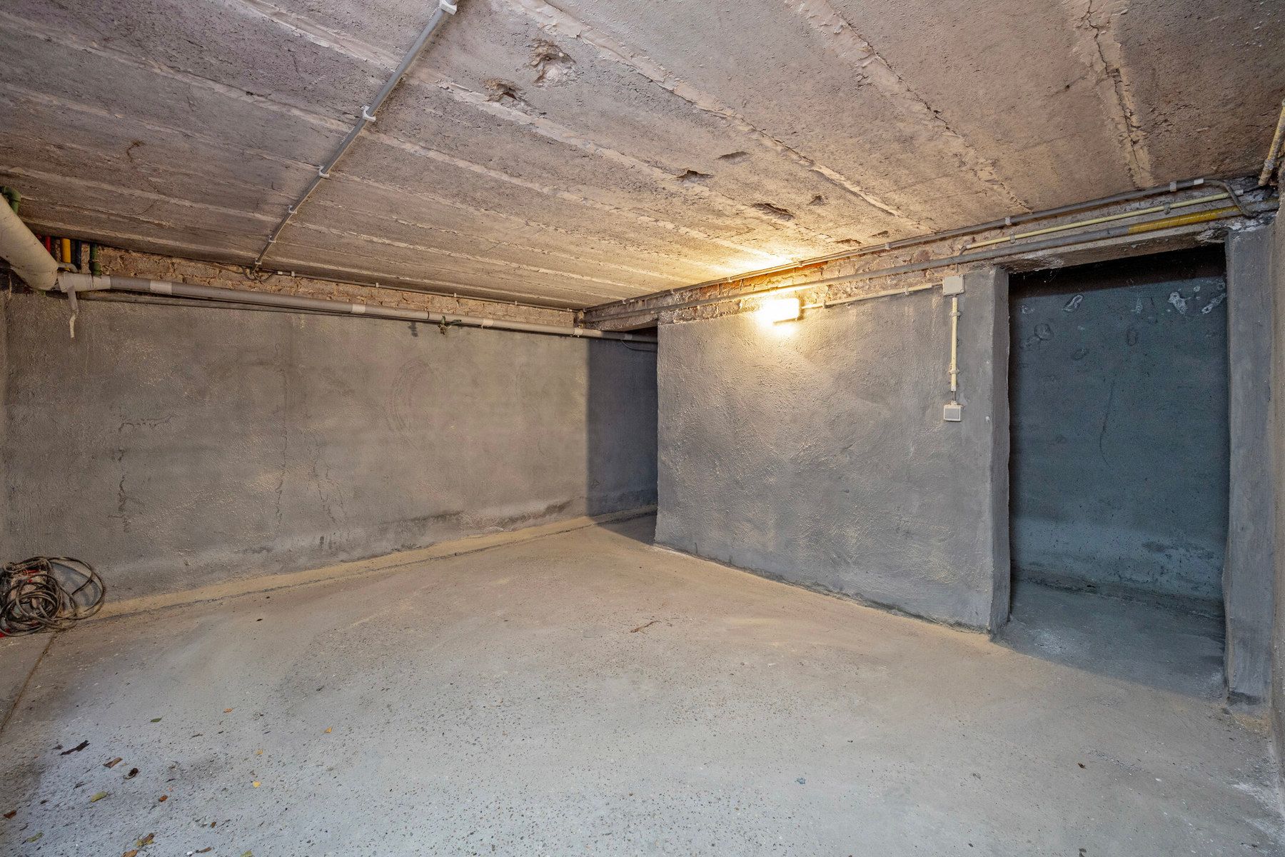 Handelshuis, ingedeeld als commerciële ruimte + appartement foto 7