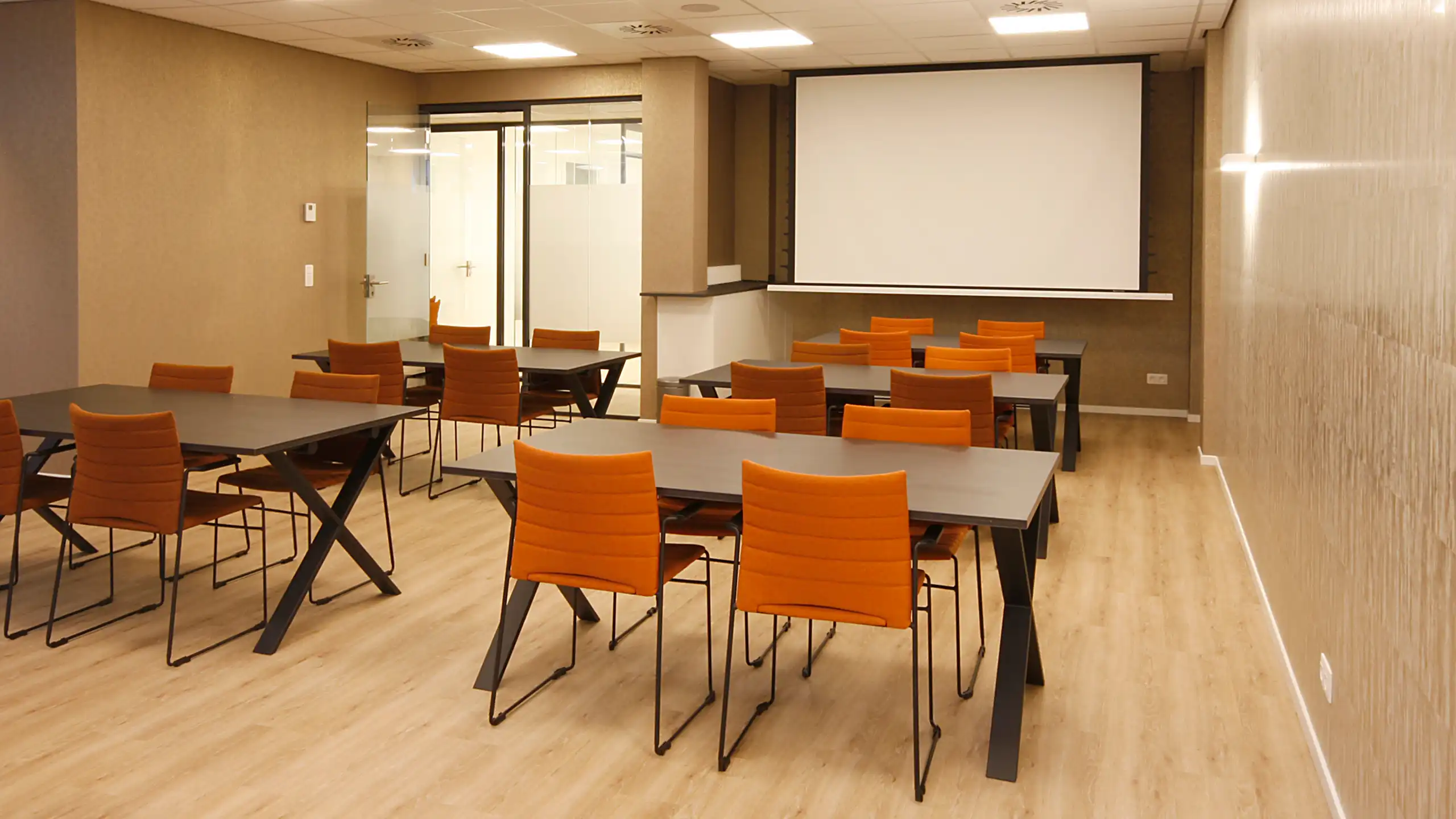 Kantoren 20 m² tot 260 m² te huur in Turnhout. Vanaf €280/mnd  foto 7