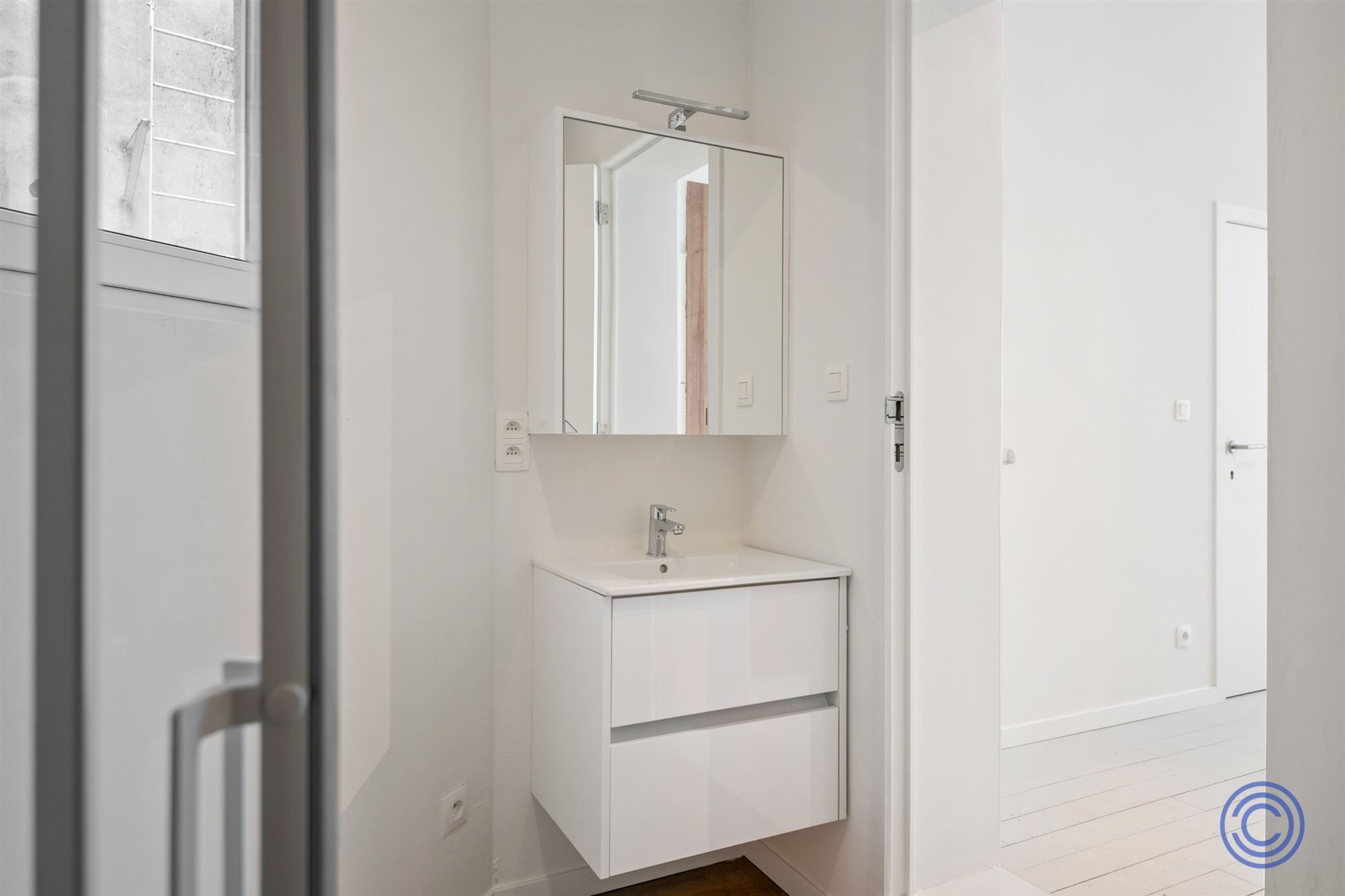 Gerenoveerde studio in Sint-Andrieswijk! foto 7