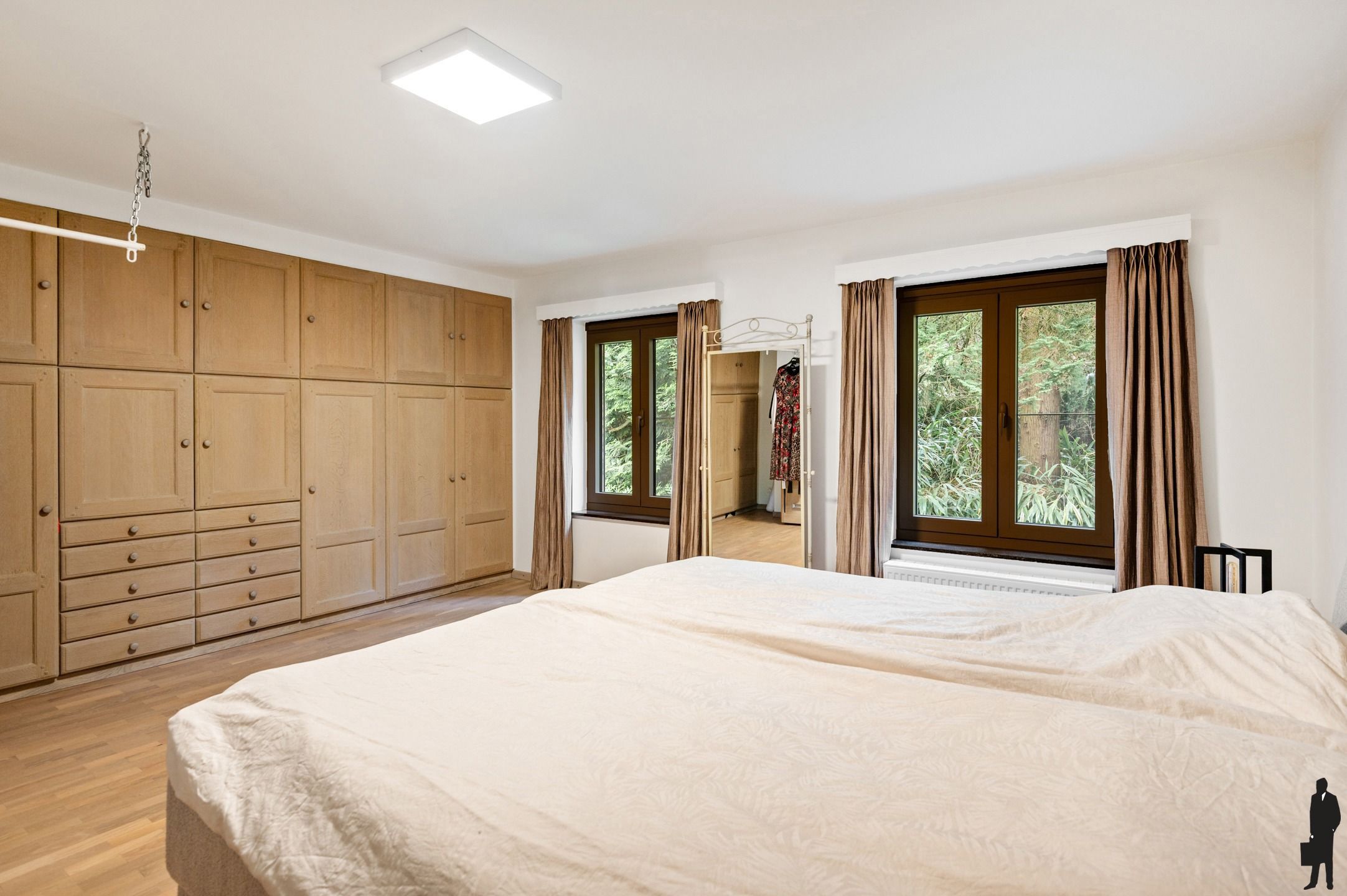 Stijlvol gerenoveerde villa met schitterende tuin en verwarmd zwembad foto 18