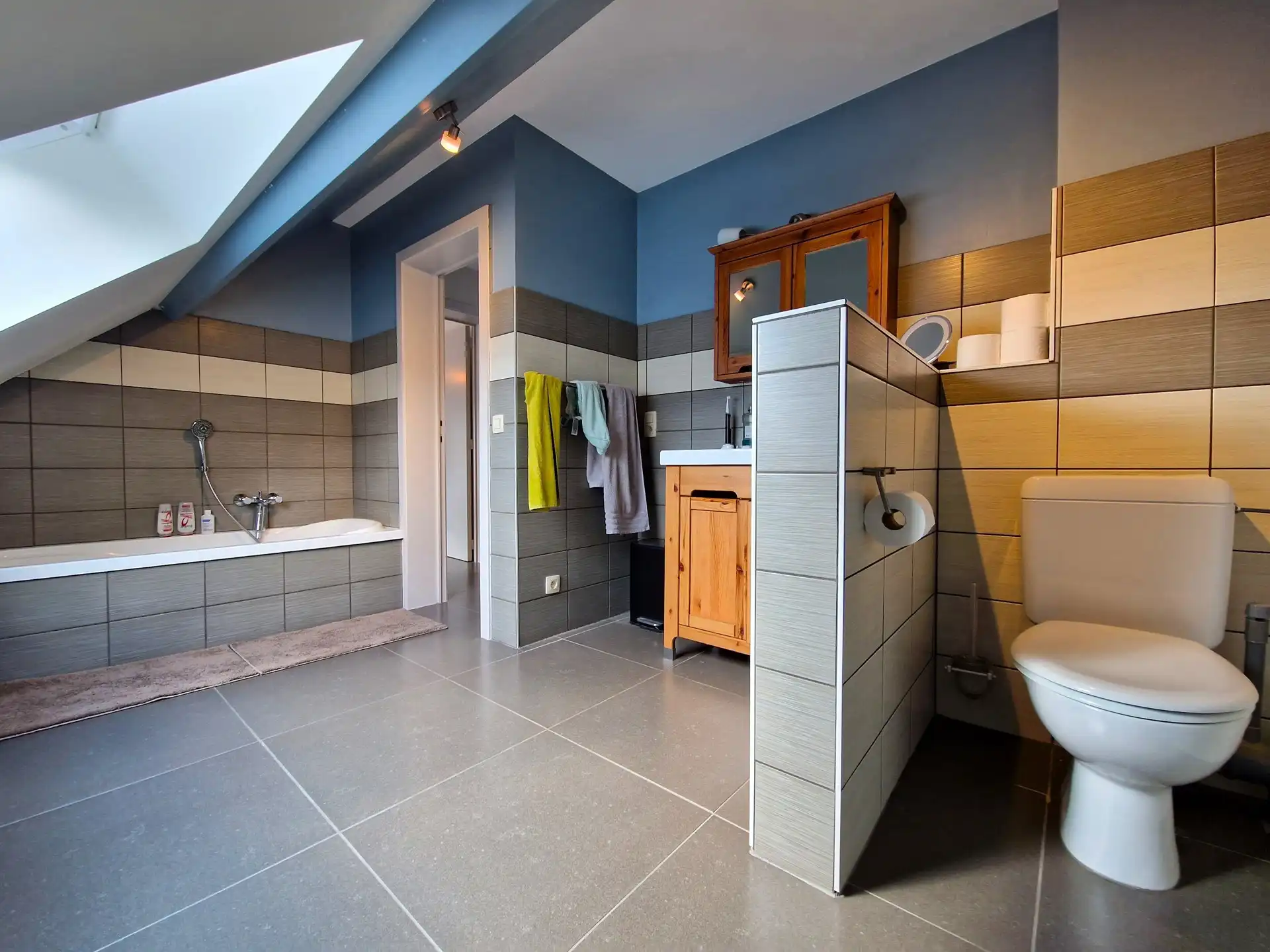 Duplexappartement met 2 slaapkamers en ruim terras te Lennik foto 10
