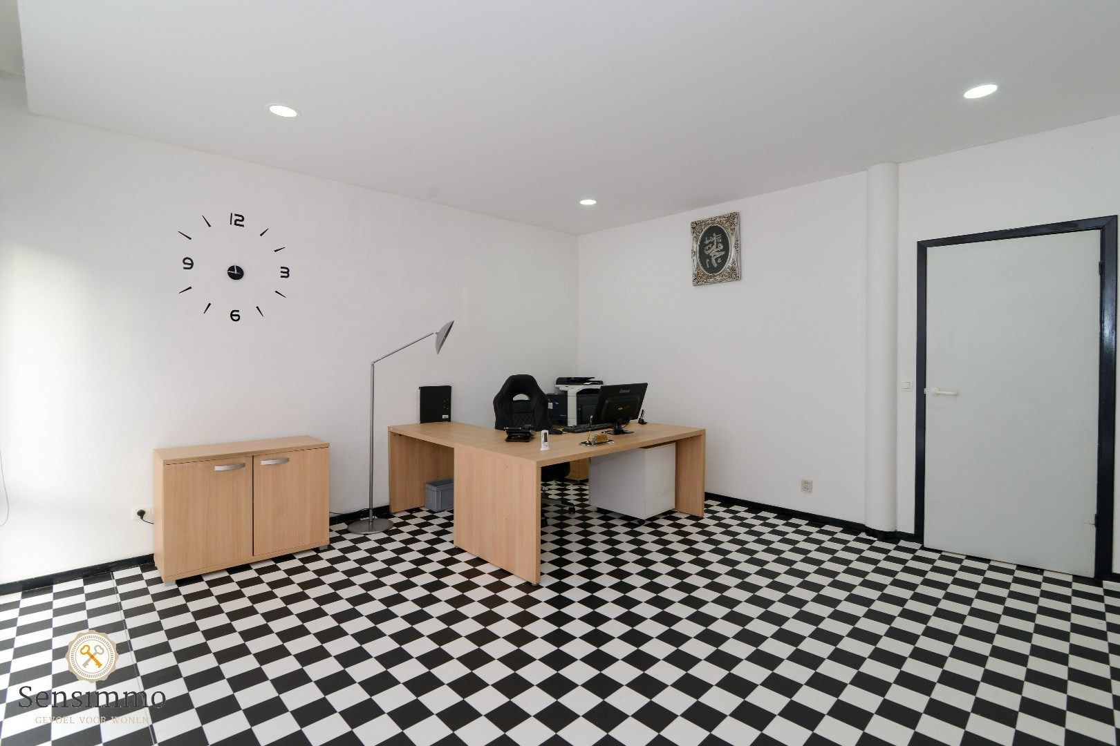 Handelsruimte in het hartje van Genk foto 9