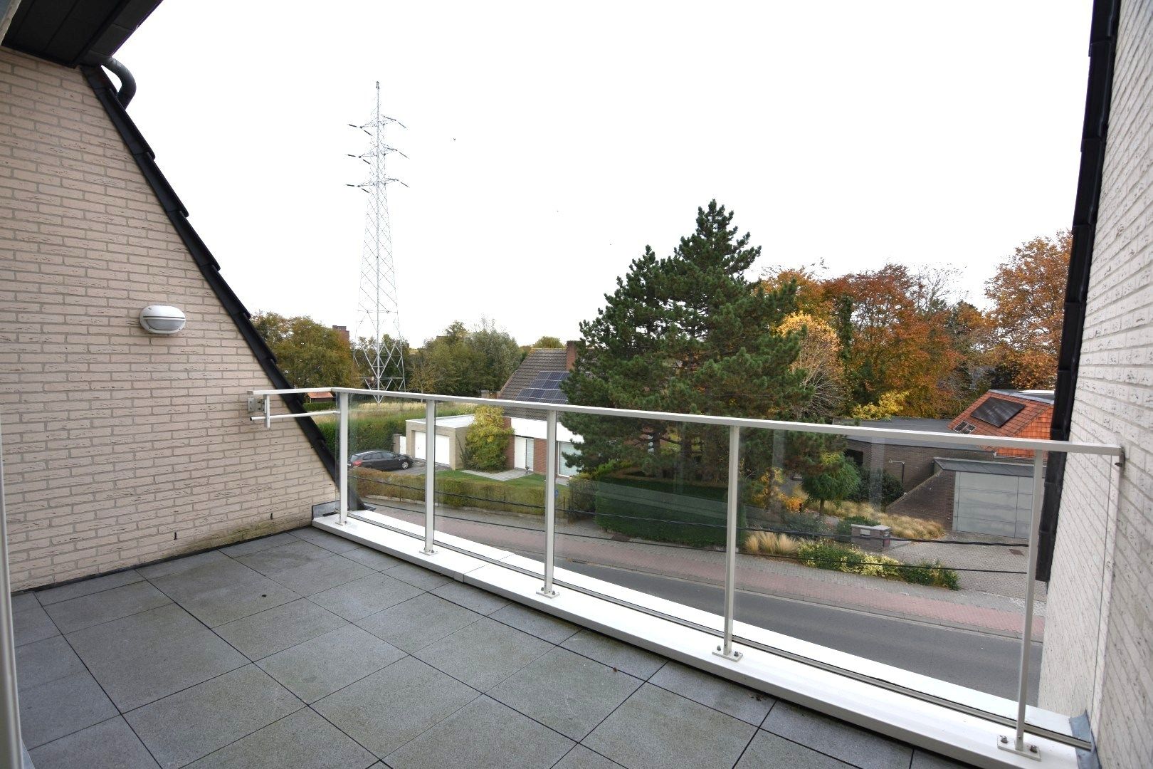 Lichtrijk 2-slpk appartement met privé parking nabij Rumbeke foto 7