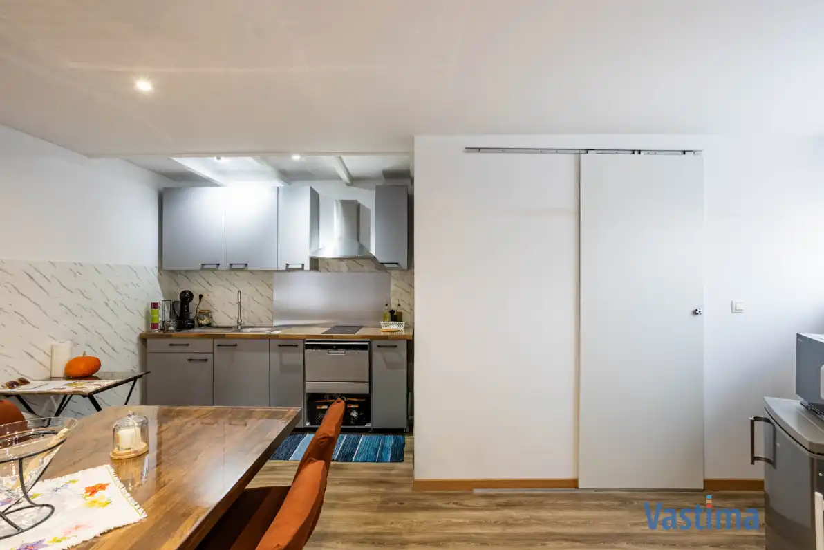 Uniek pand bestaande uit 2 woongelegenheden, garage en buitenruimte foto 8