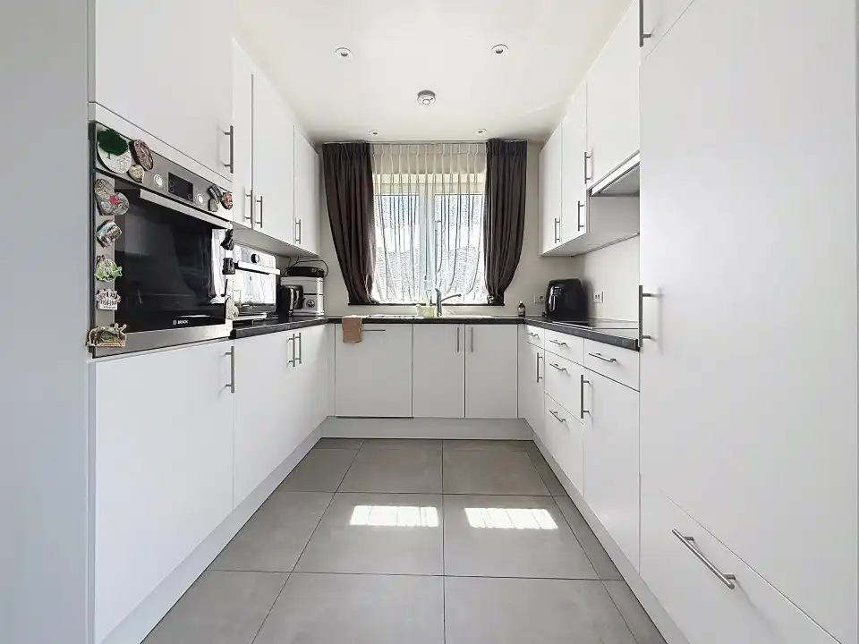 Recente gelijkvloerse woning met rustige ligging vlakbij centrum Oostnieuwkerke foto 4