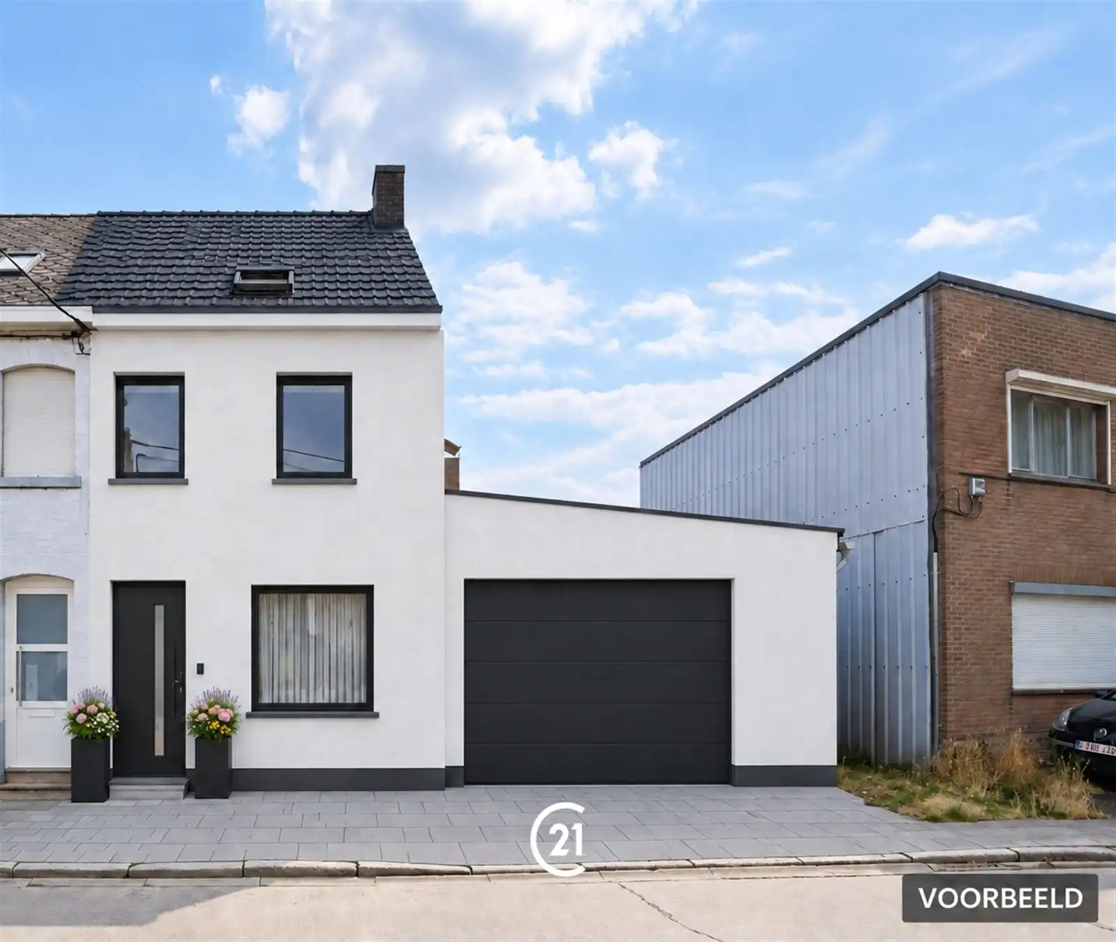 Hoofdfoto van de publicatie:  Halfopen woning met garage, tuin en veel potentieel!